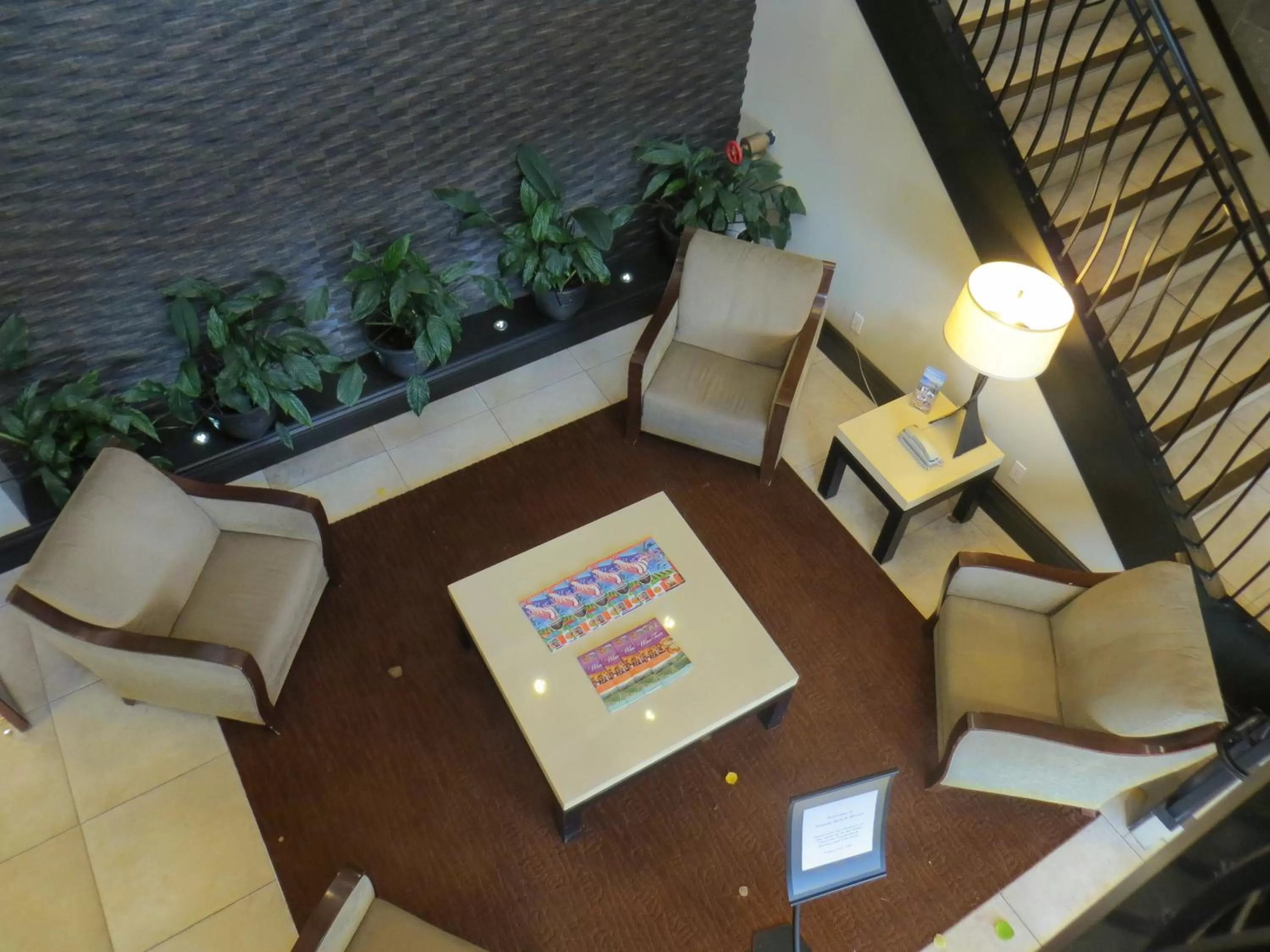 Lounge or bar in Walnut Beach Resort