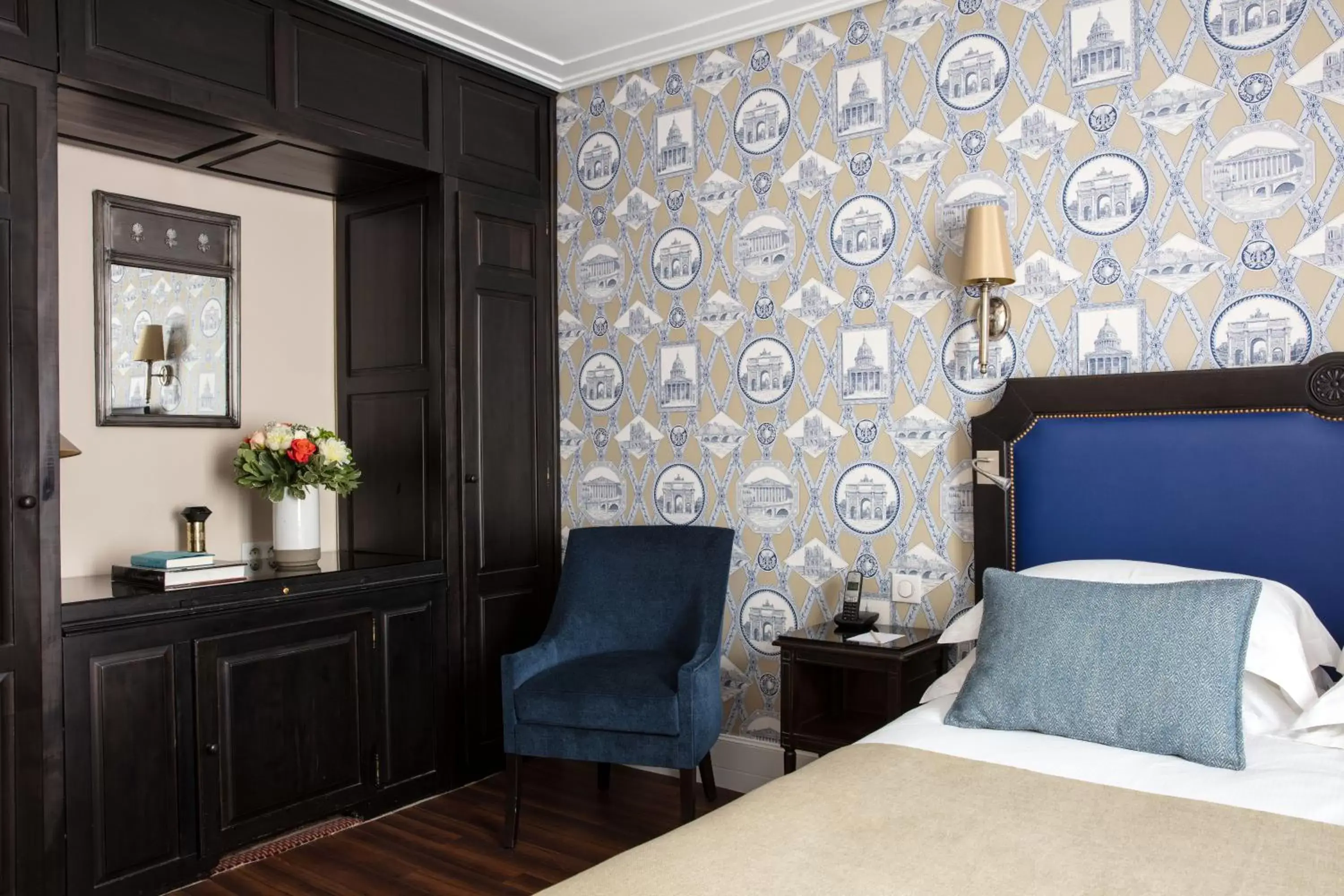 Superior Double Room in Hôtel Serotel Lutèce Superior Double Room in Hôtel Serotel Lutèce