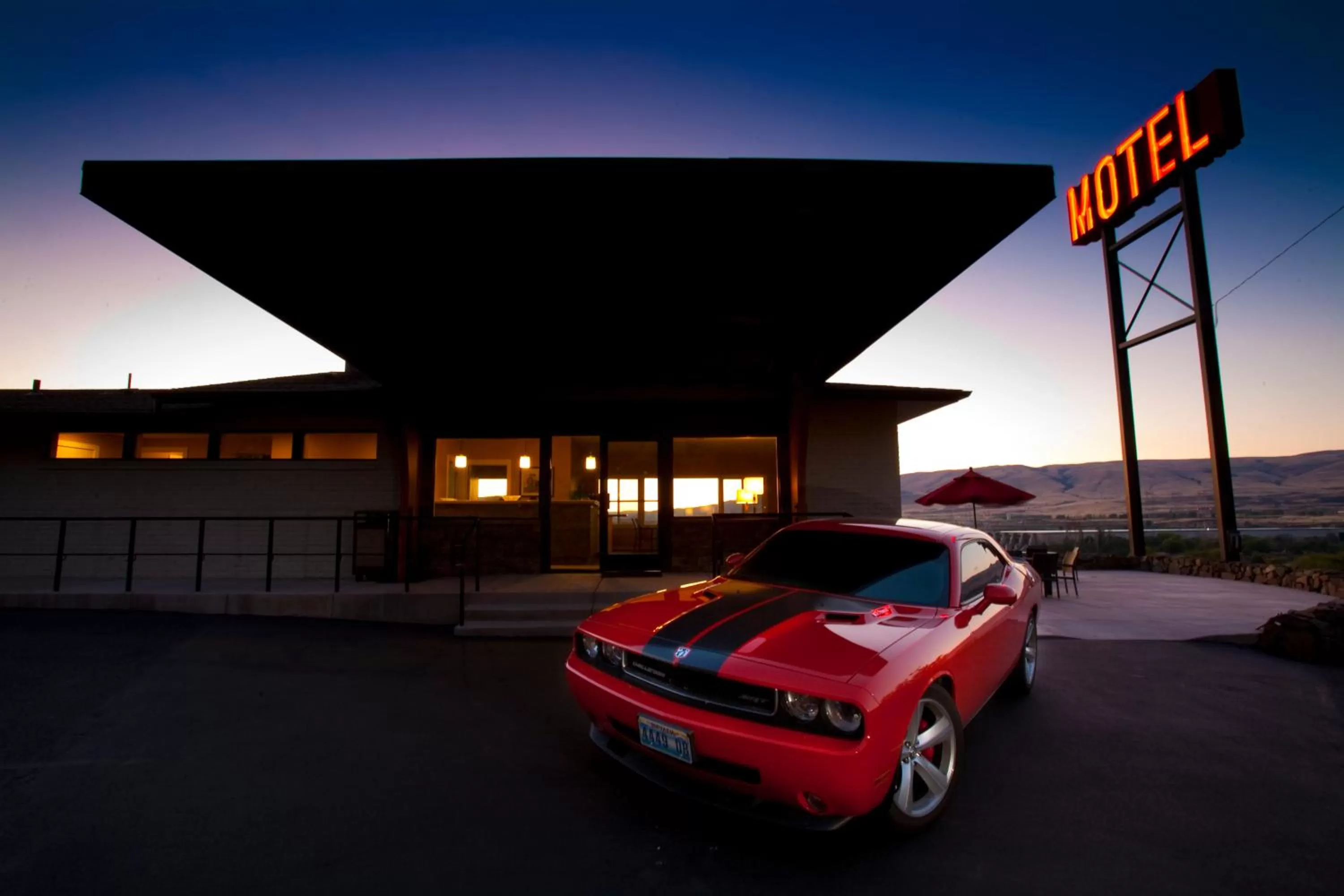 Facade/entrance in Celilo Inn