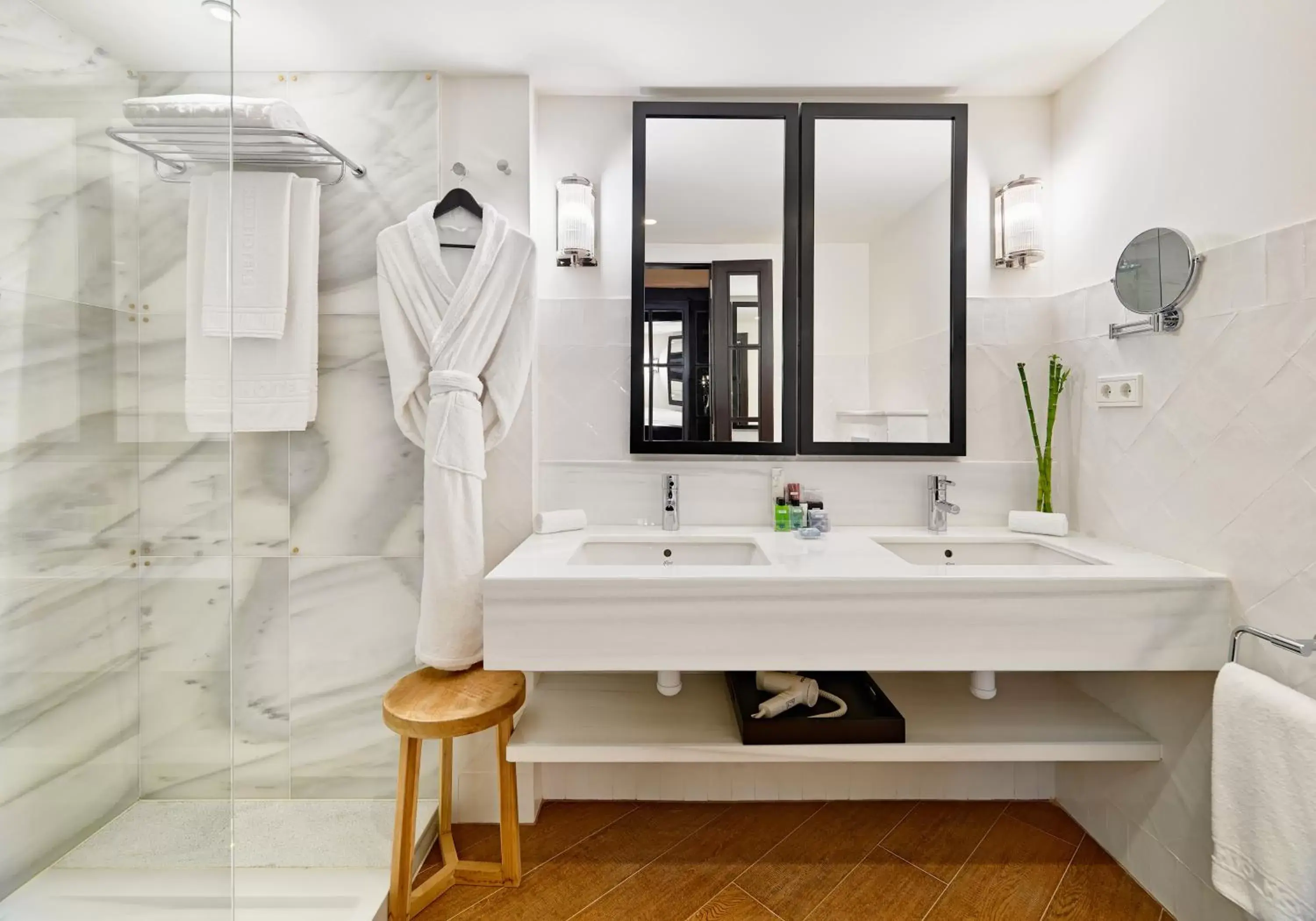 Classic Double Room in H10 Metropolitan 4* Sup Classic Double Room in H10 Metropolitan 4* Sup