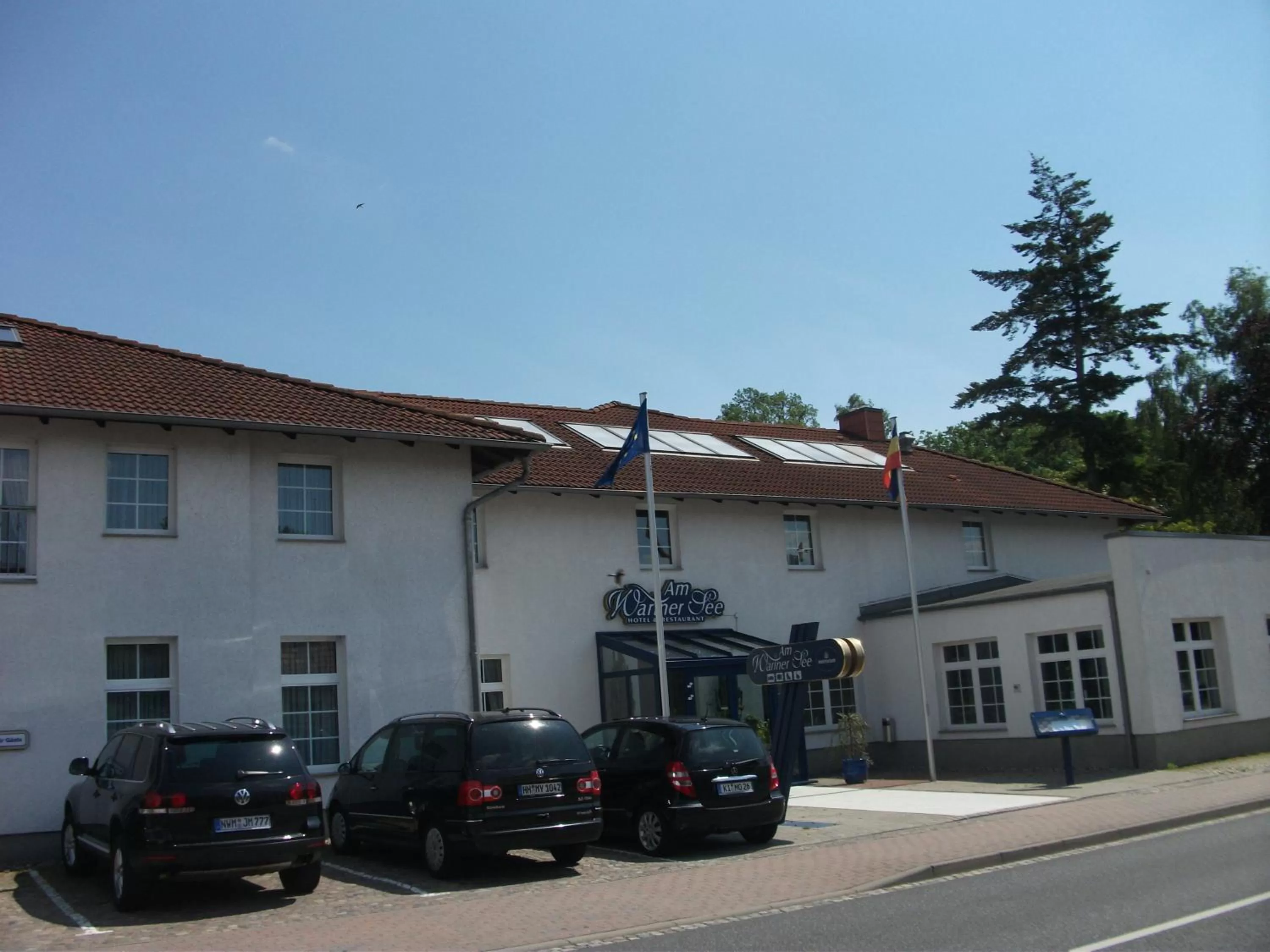 Facade/entrance in Hotel am Wariner See