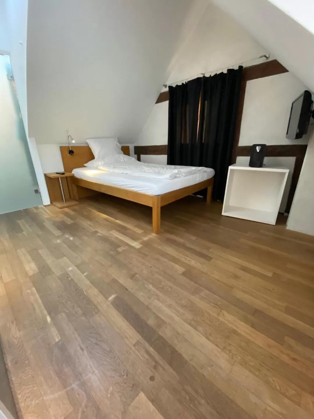 Bed in Hotel Lestelle - self check-in