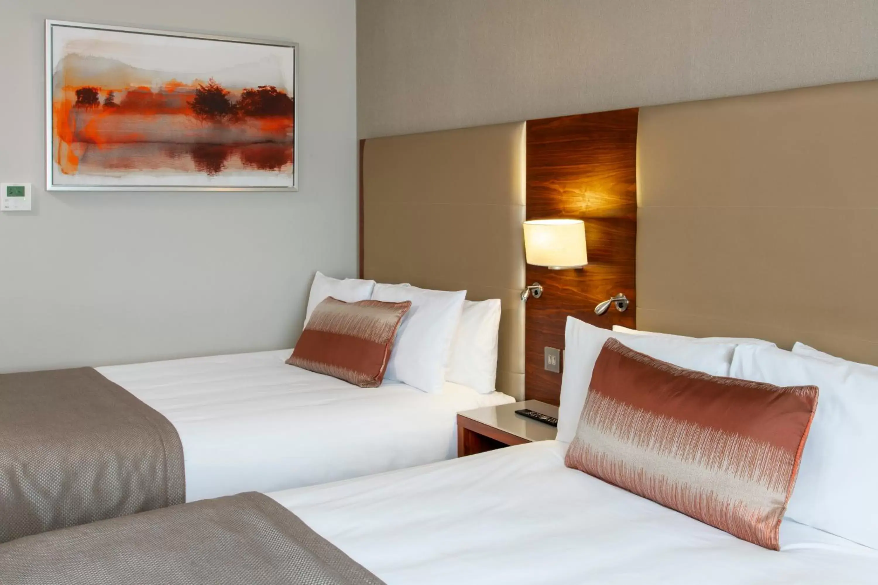 Standard Double Room with Two Double Beds and Mini Cooler in Crowne Plaza London - Docklands by IHG Standard Double Room with Two Double Beds and Mini Cooler in Crowne Plaza London - Docklands by IHG