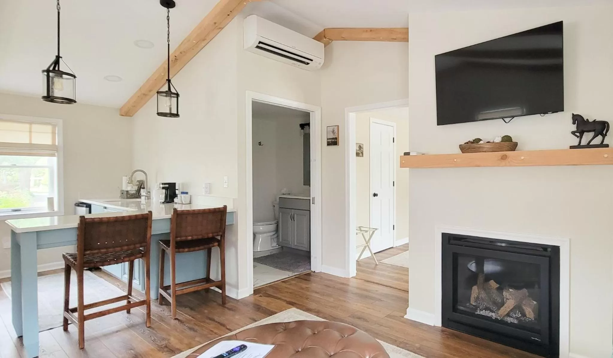 TV and multimedia, TV/Entertainment Center in Pheasant Field Bed and Breakfast