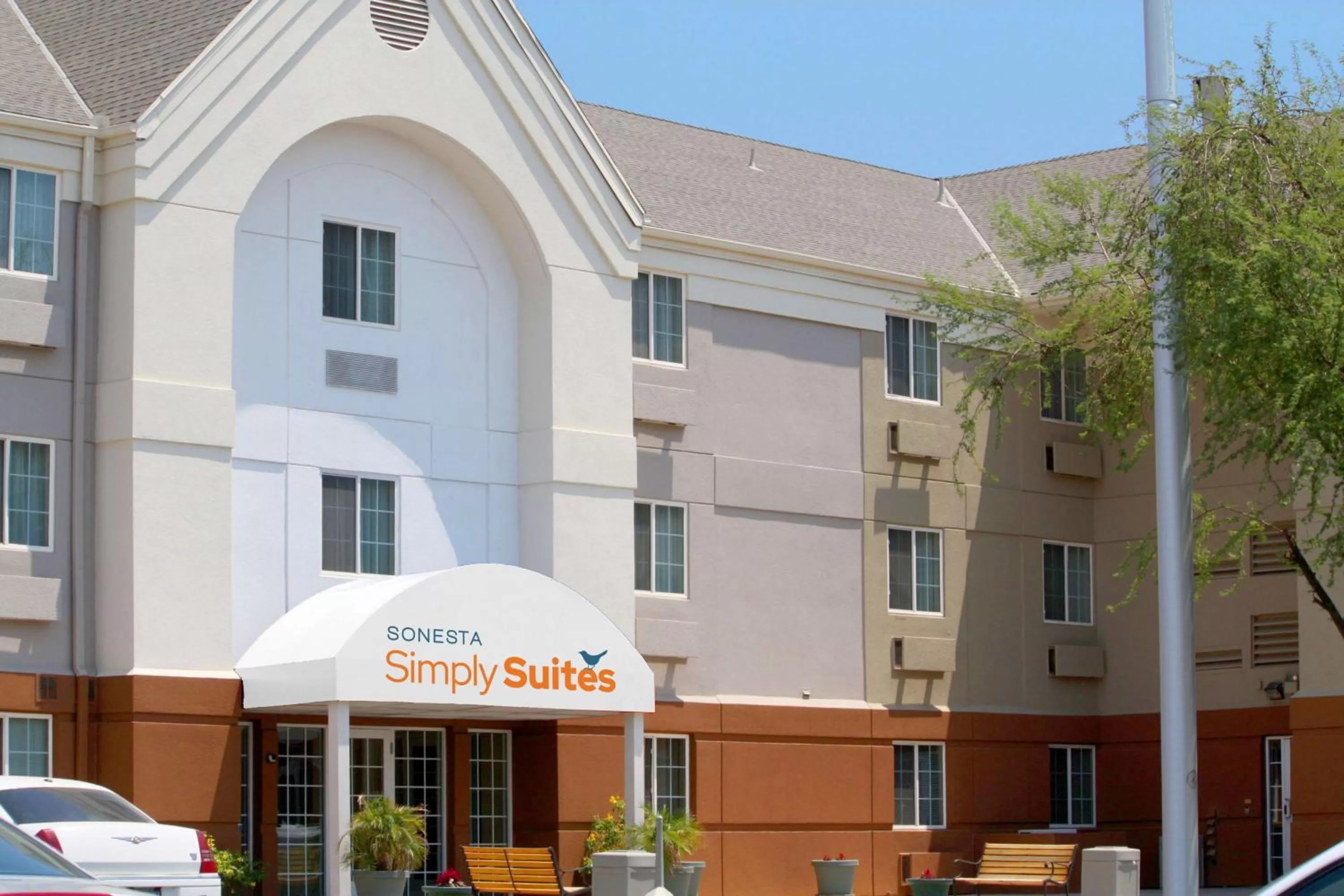 Property building in Sonesta Simply Suites Phoenix Glendale