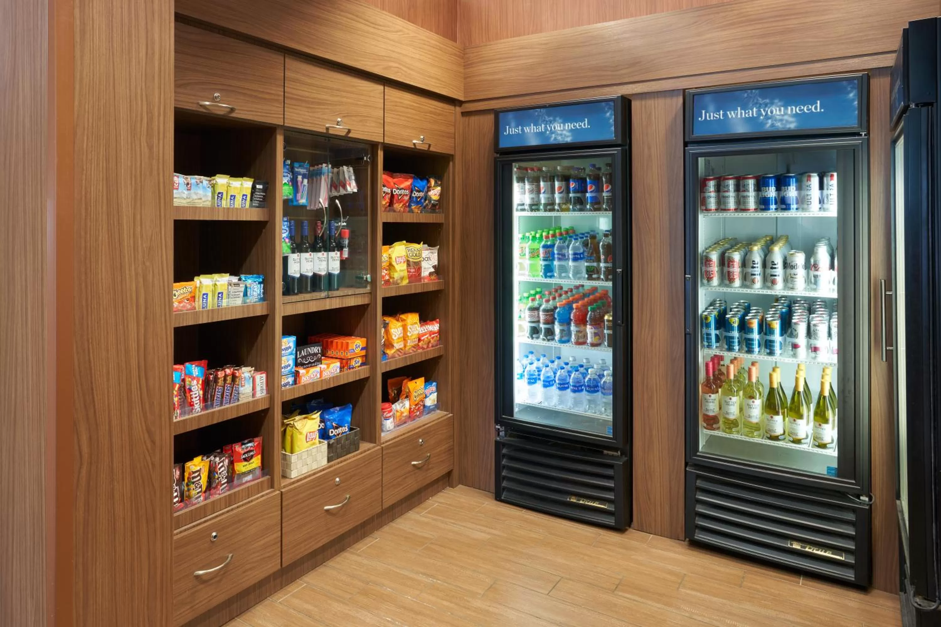 Food and drinks in Fairfield Inn & Suites by Marriott Orlando International Drive/Convention Center