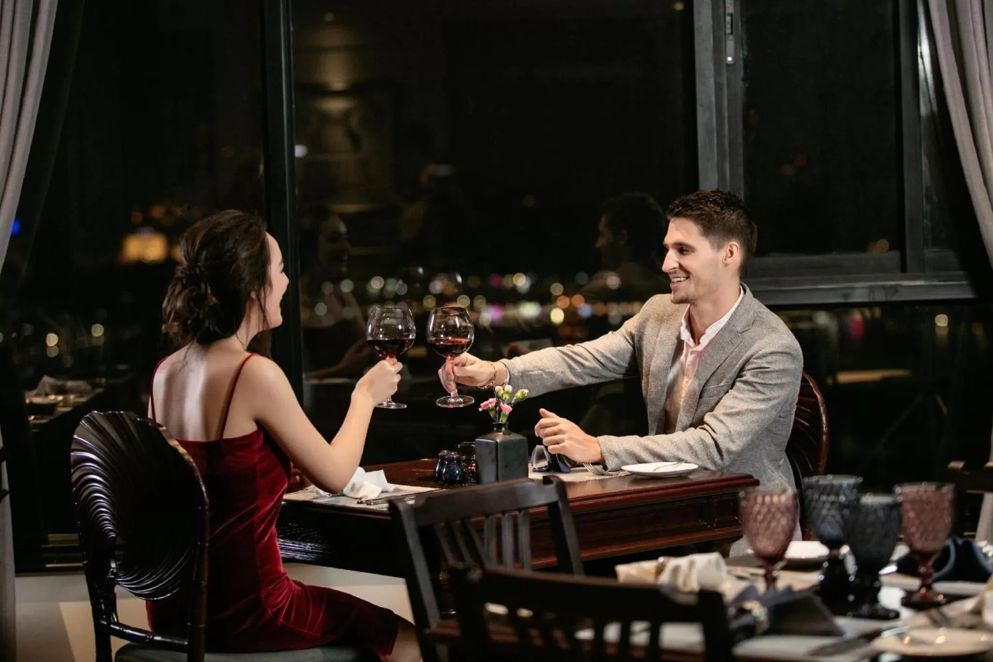 Restaurant/places to eat in Lucien Hanoi Lakeside Hotel & Rooftop