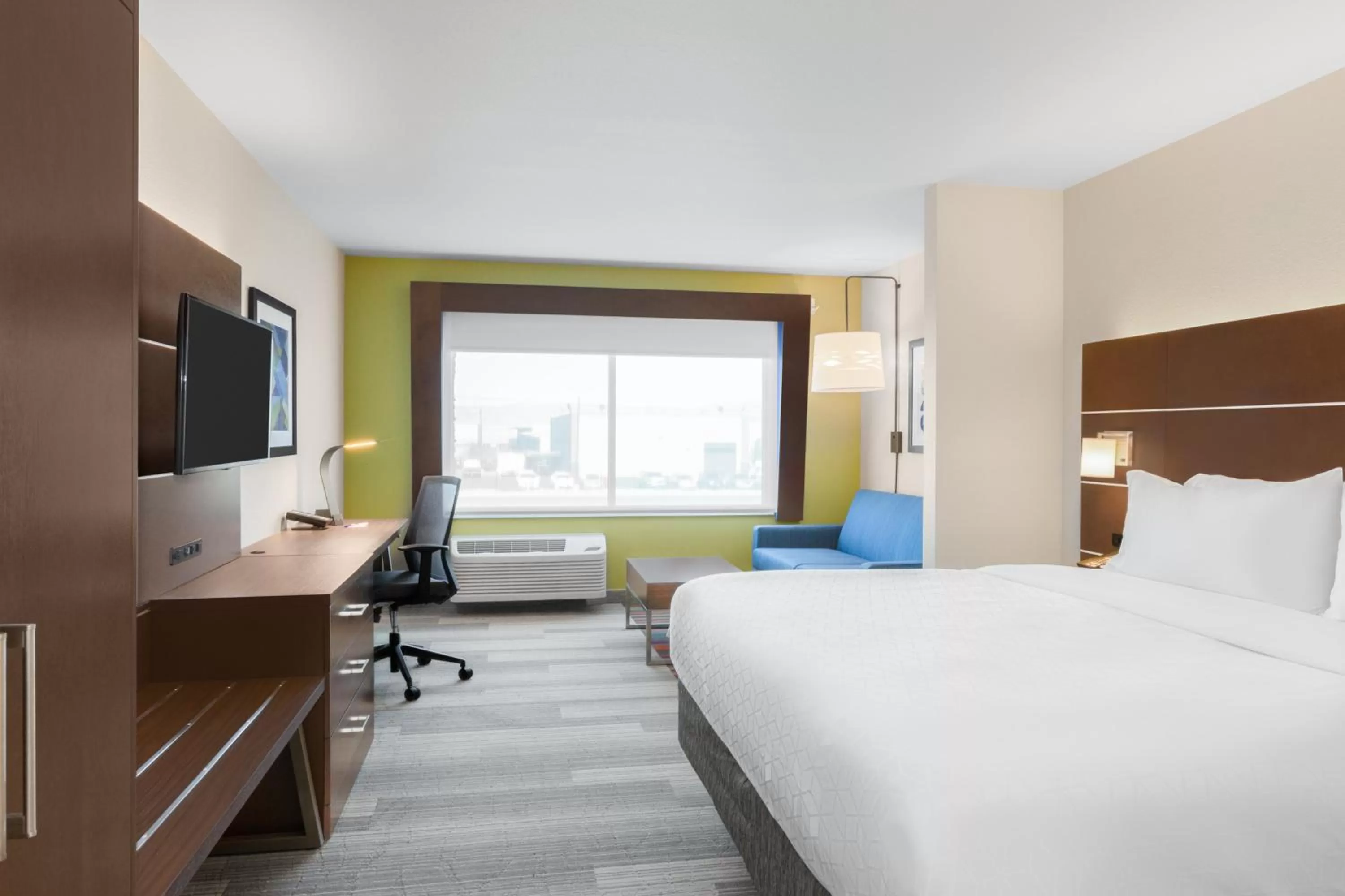Bedroom, Bed in Holiday Inn Express & Suites - Union Gap - Yakima Area by IHG