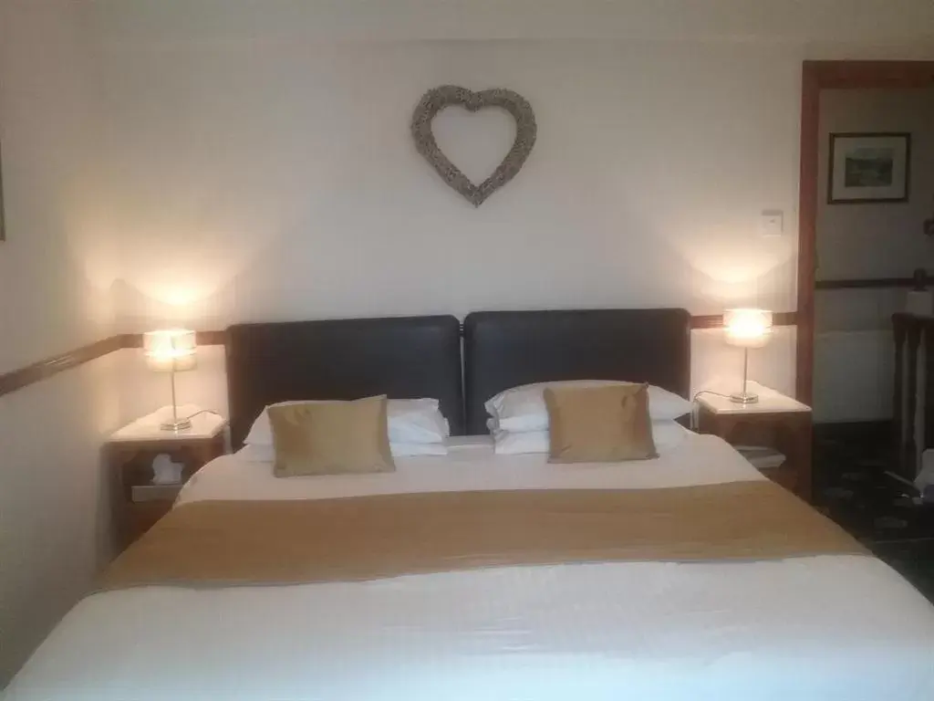 Superior Double Room in The Gower Hotel Superior Double Room in The Gower Hotel