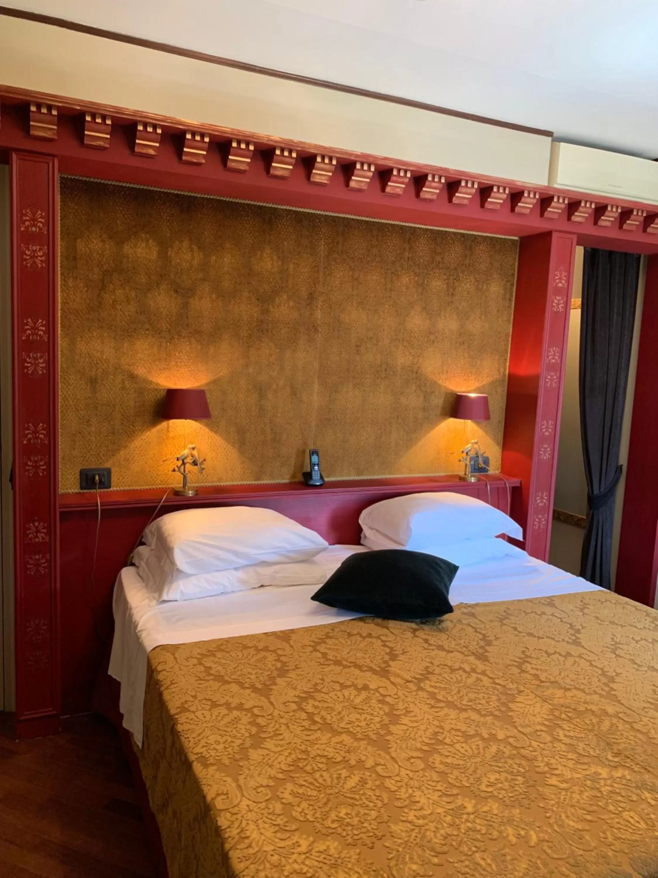 Bed in Hotel La Calcina