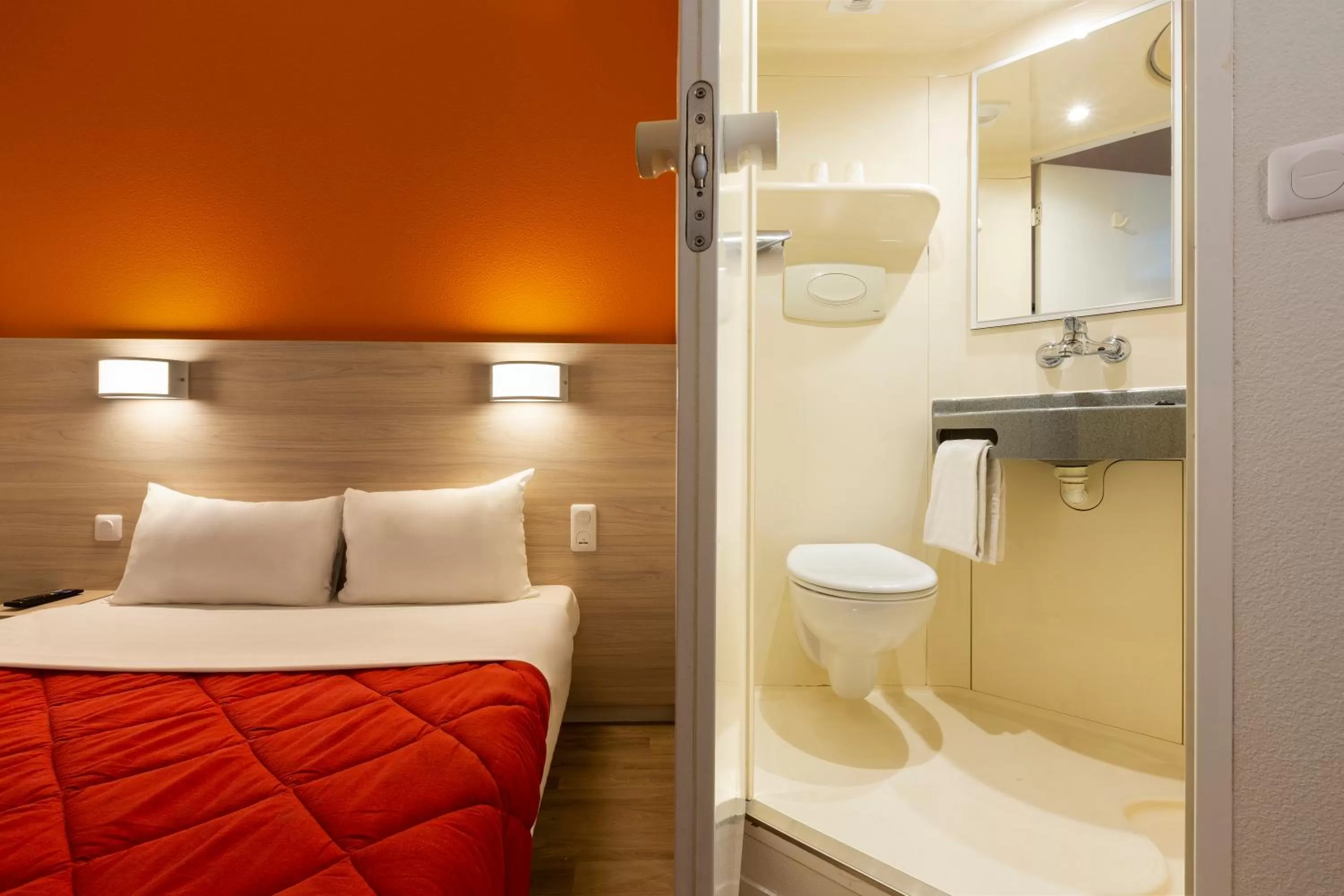 Bed in Premiere Classe Nantes Ouest - St Herblain