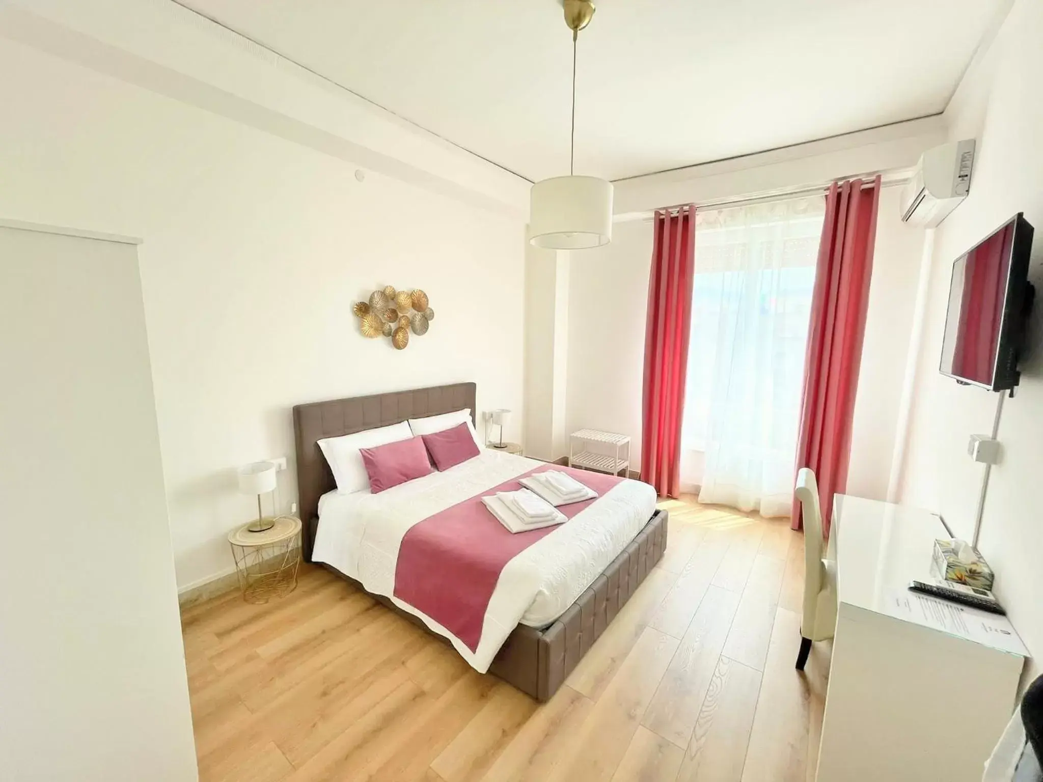 Double Room with Private External Bathroom in B&B Be Home Double Room with Private External Bathroom in B&B Be Home