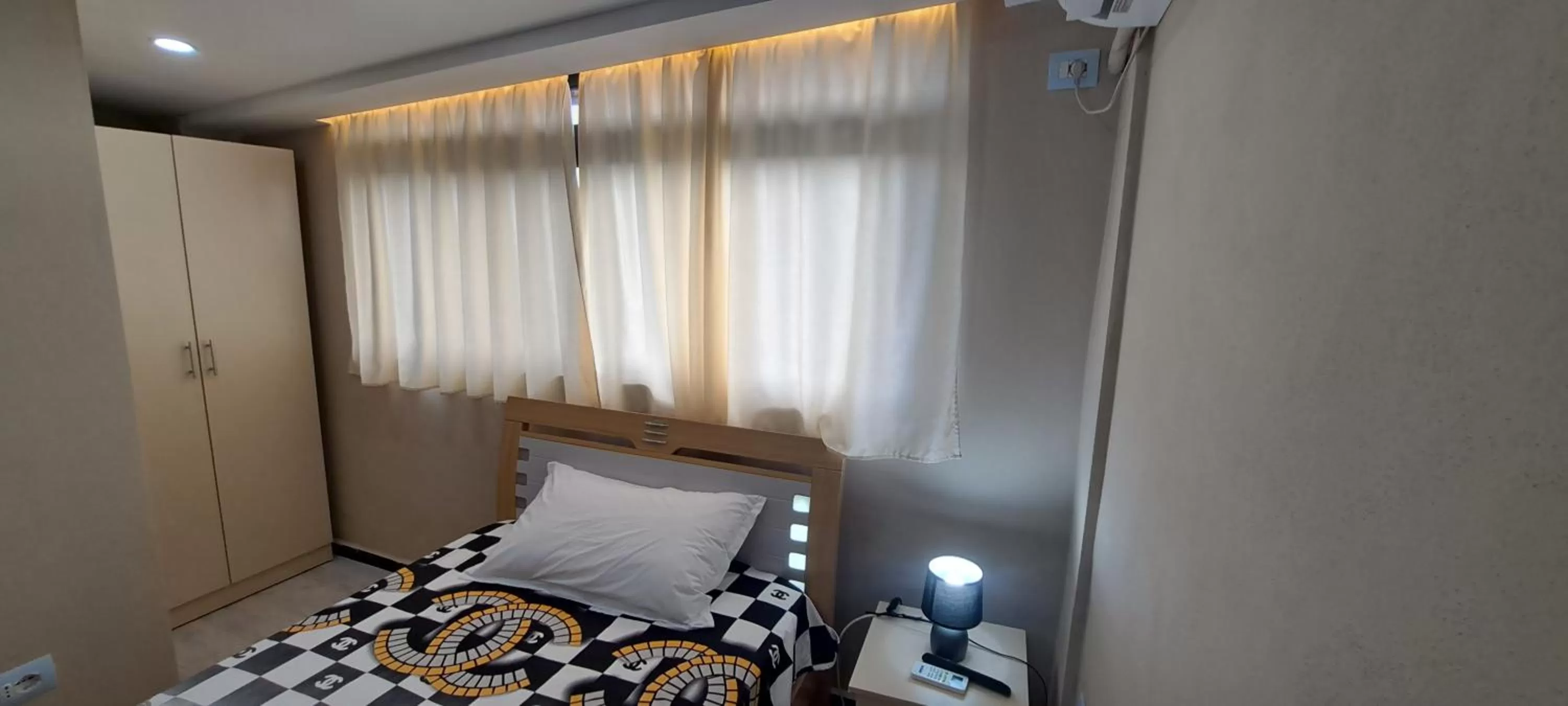 Bed in CityCenterHotel Shkoder