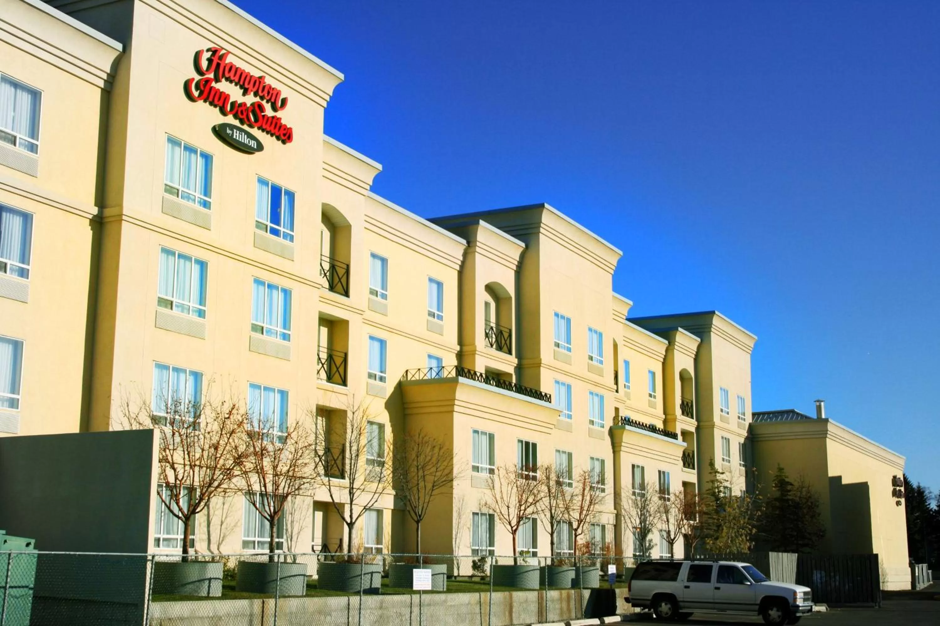 Property building in Hampton Inn & Suites by Hilton Calgary University NW