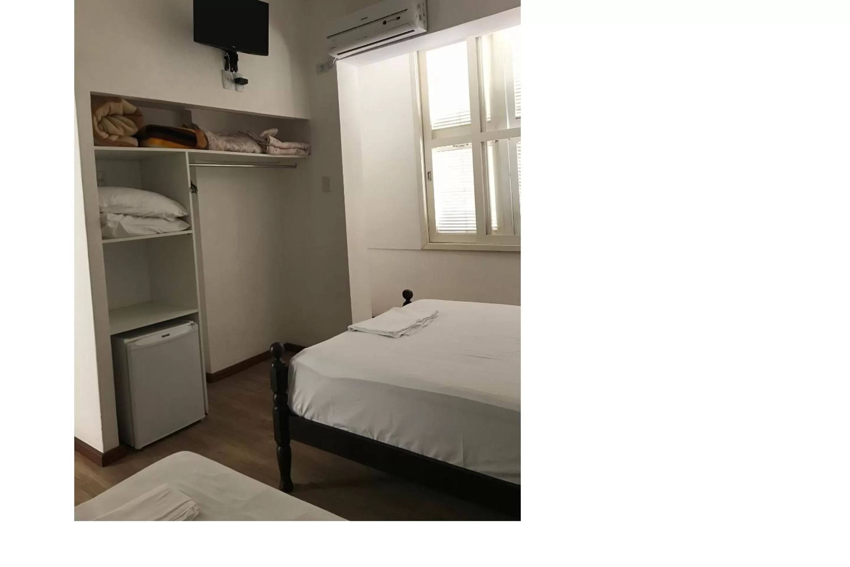 Bedroom, Bed in Farol Hotel