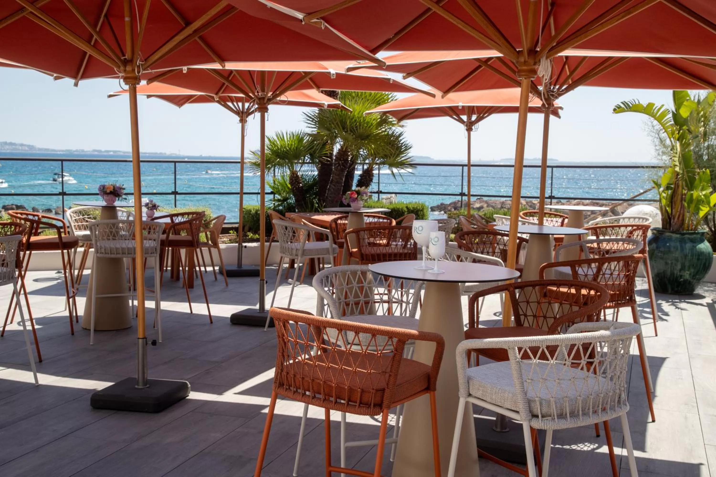 Patio in Pullman Cannes Mandelieu