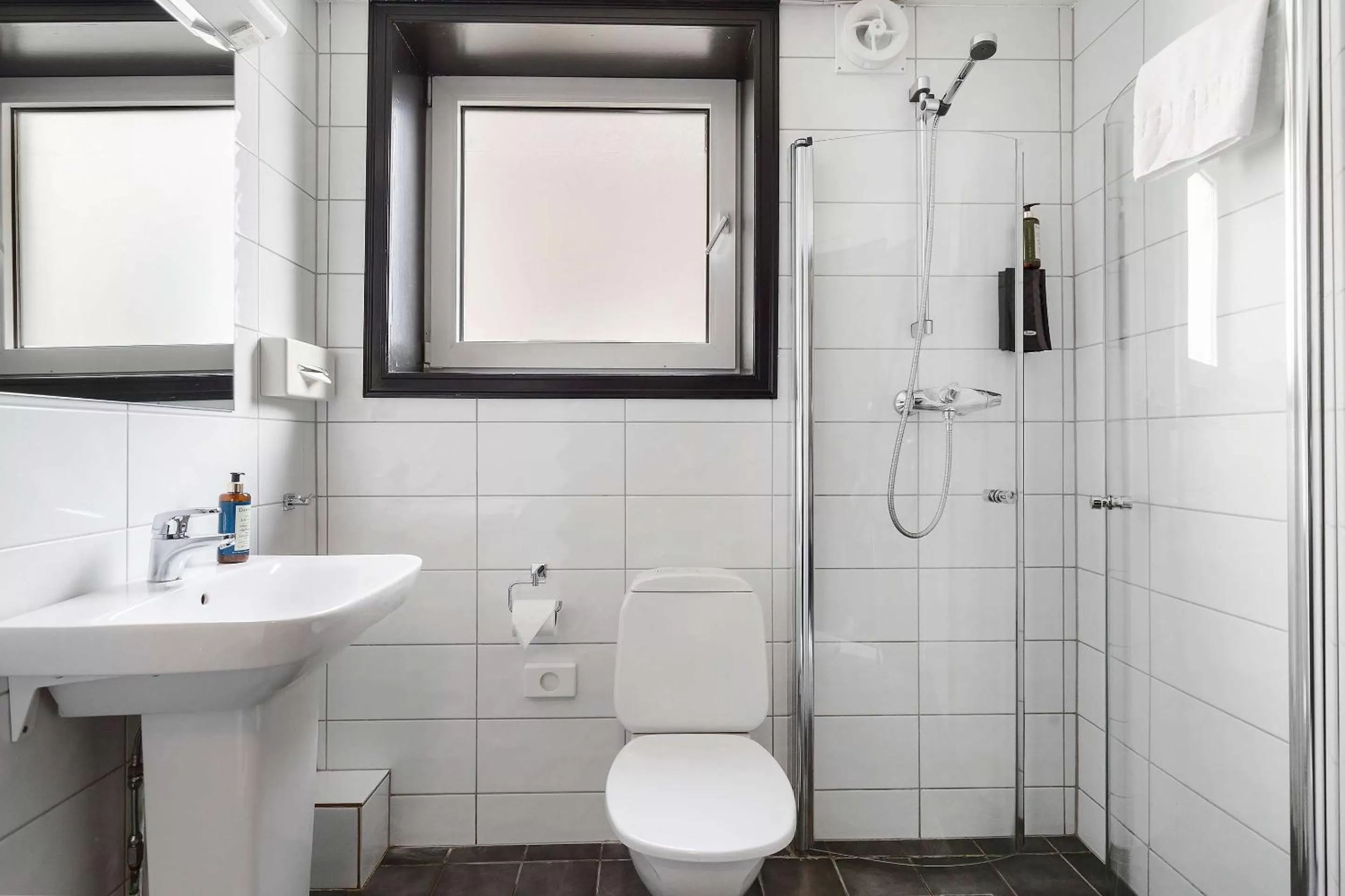 Bedroom, Bathroom in Sure Hotel by Best Western Haugesund