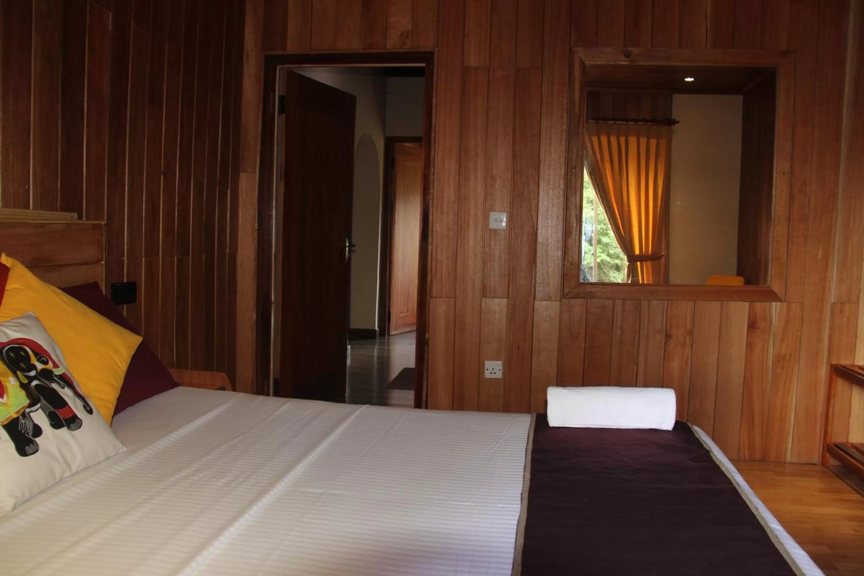 Bedroom, Bed in Pigeons Nest