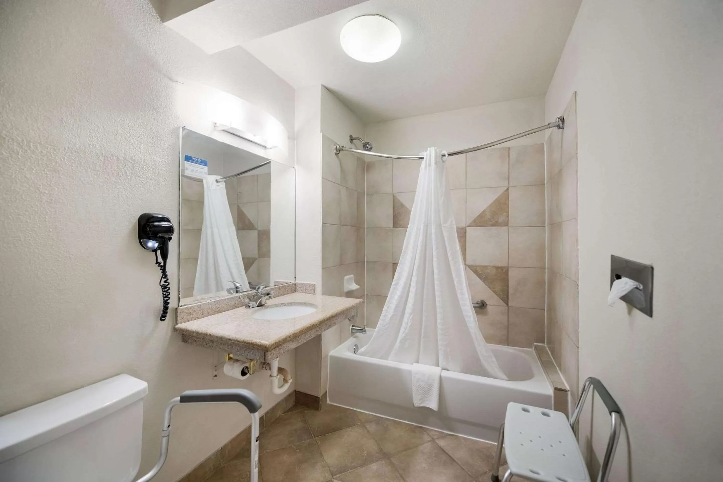 Bedroom in Quality Inn & Suites Lufkin