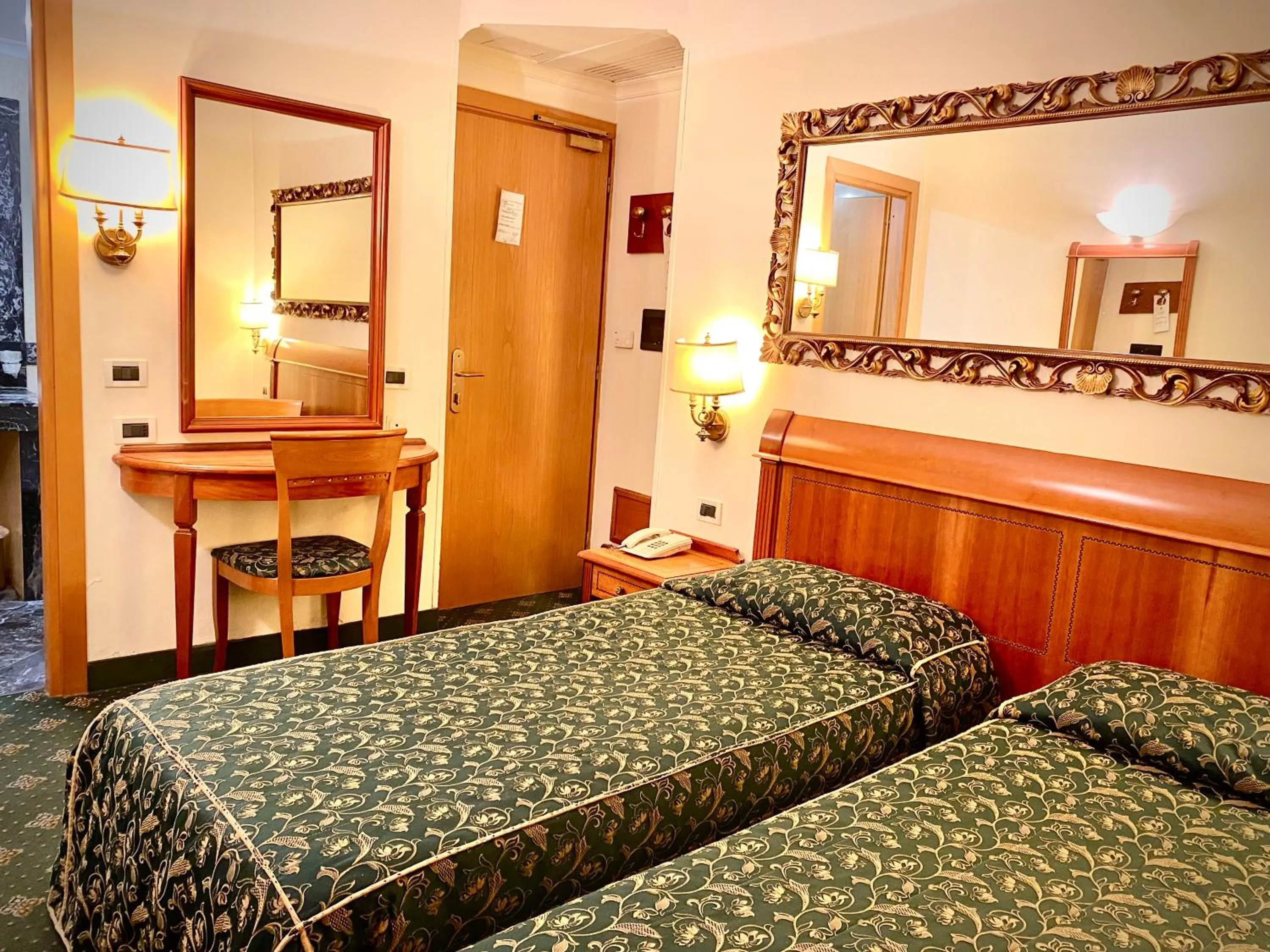 Bed in Hotel Champagne Palace