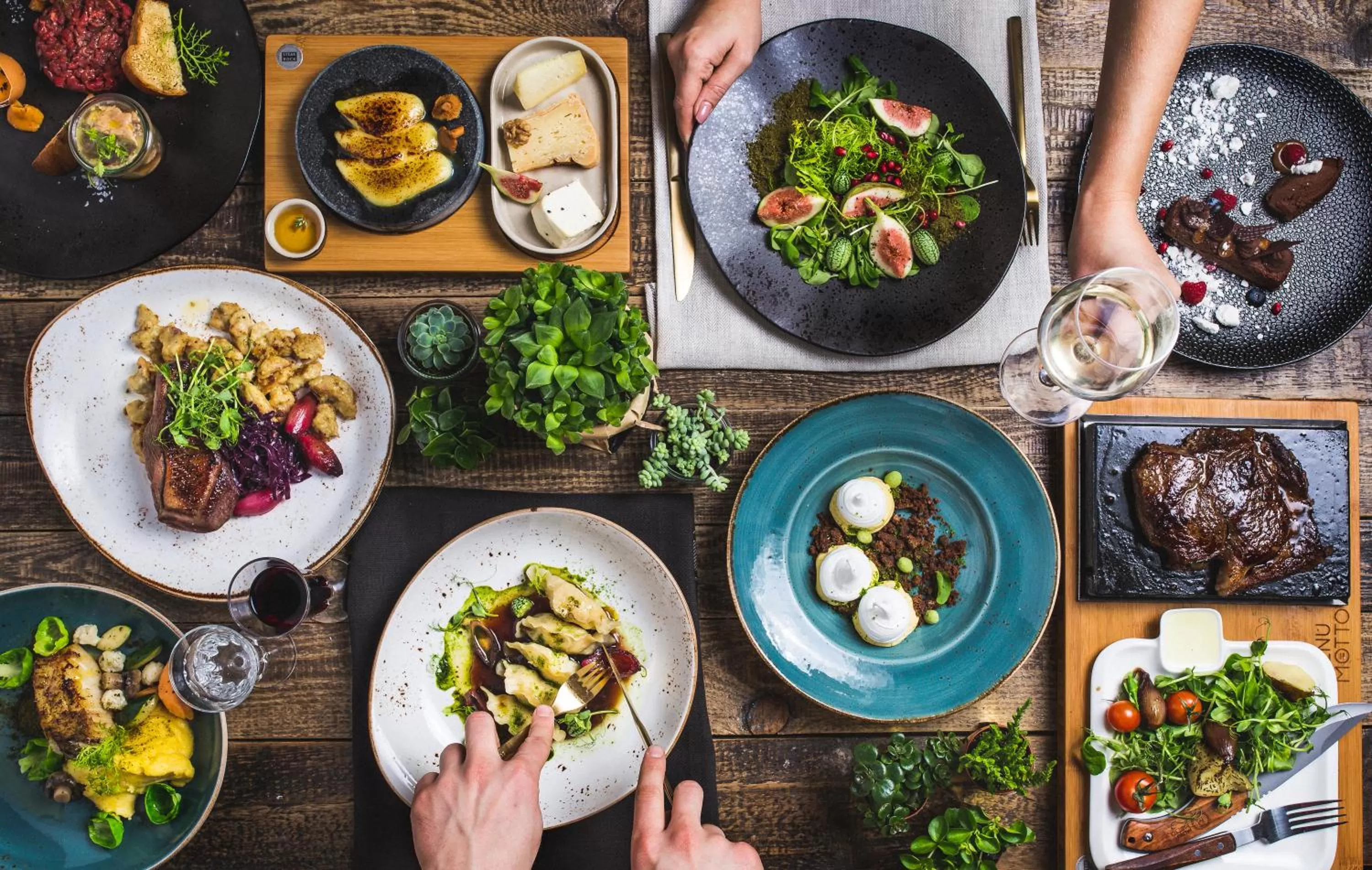 Restaurant/places to eat in Invite