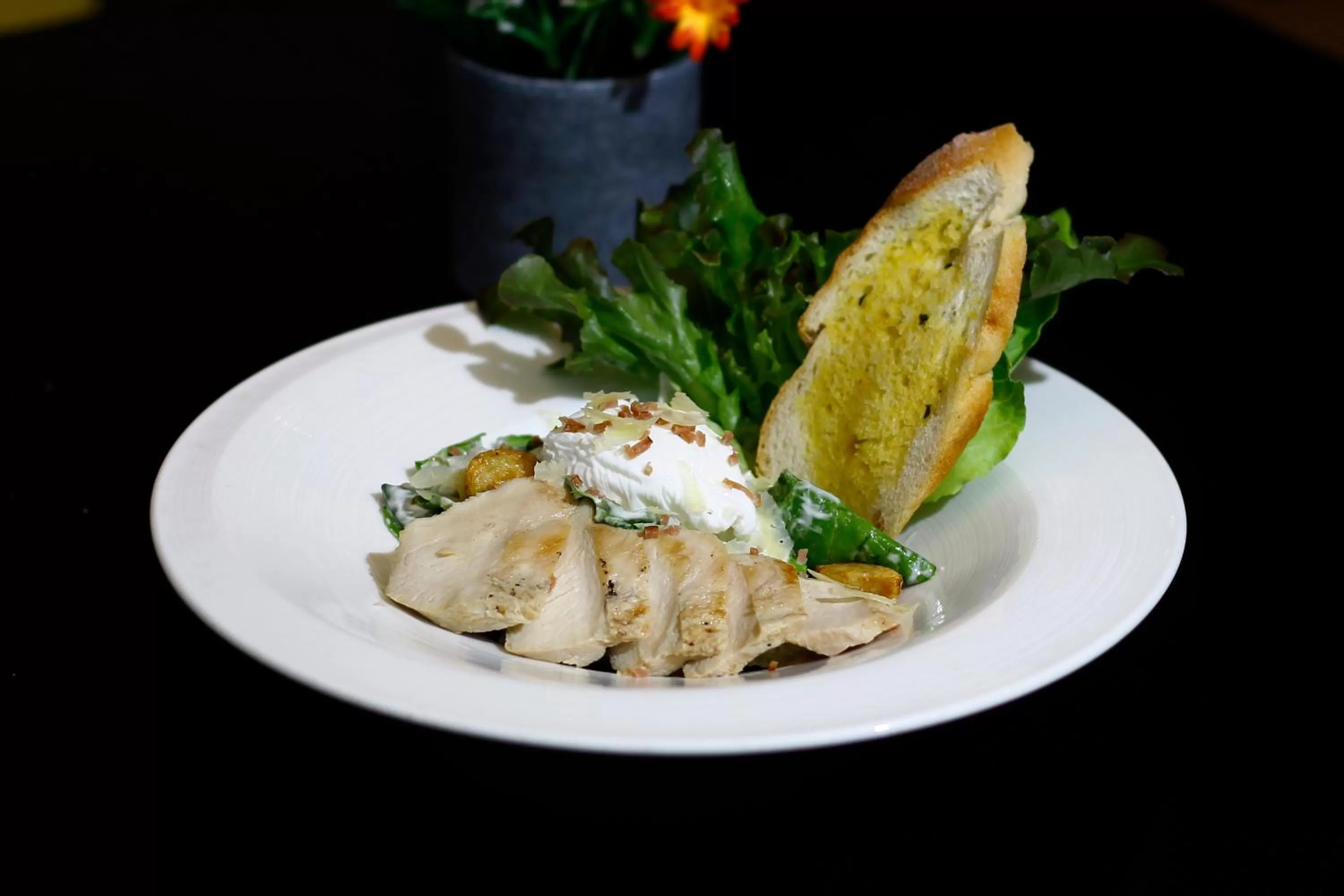 Restaurant/places to eat in Novotel Balikpapan