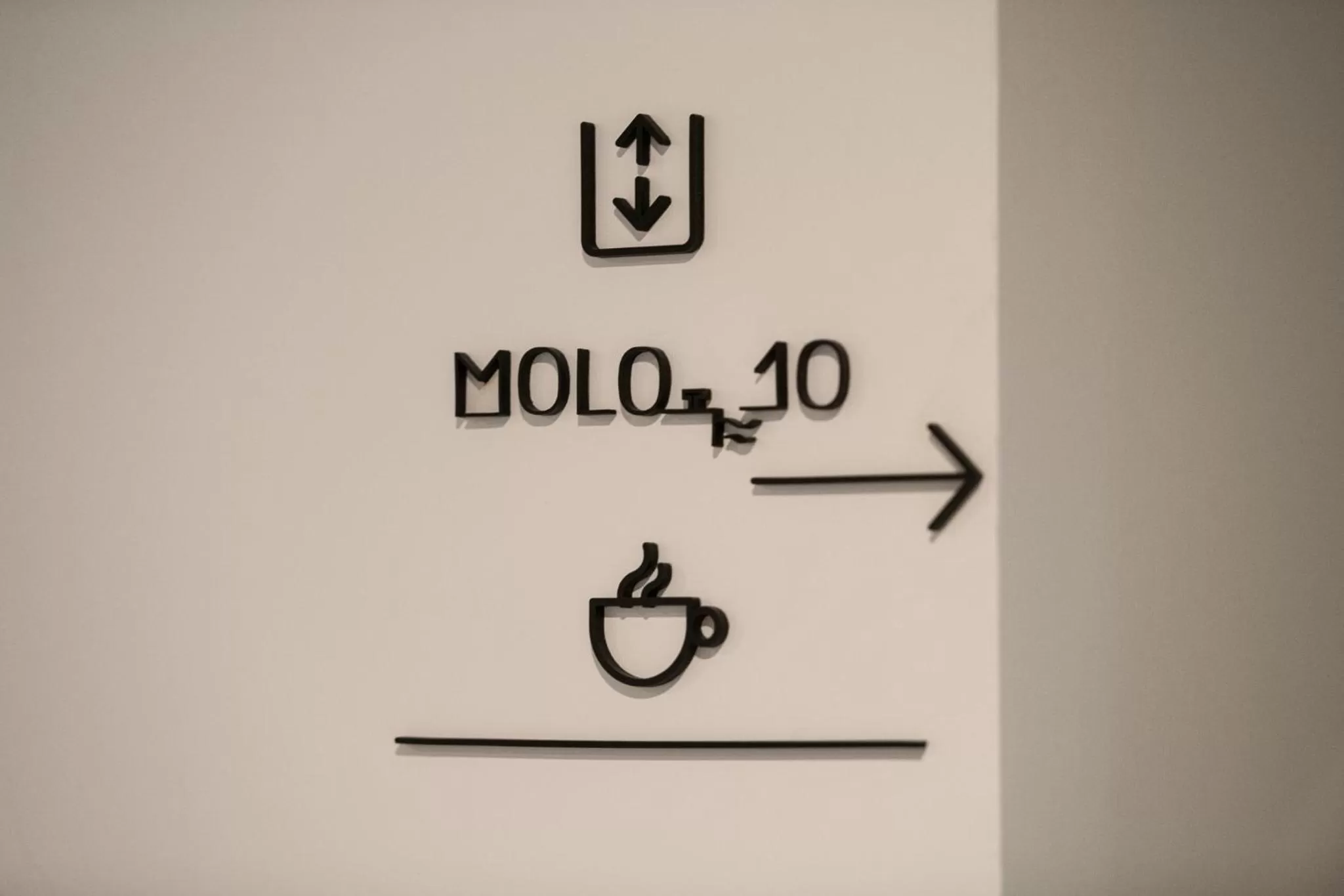 Text overlay in Smart Hotel Napoli