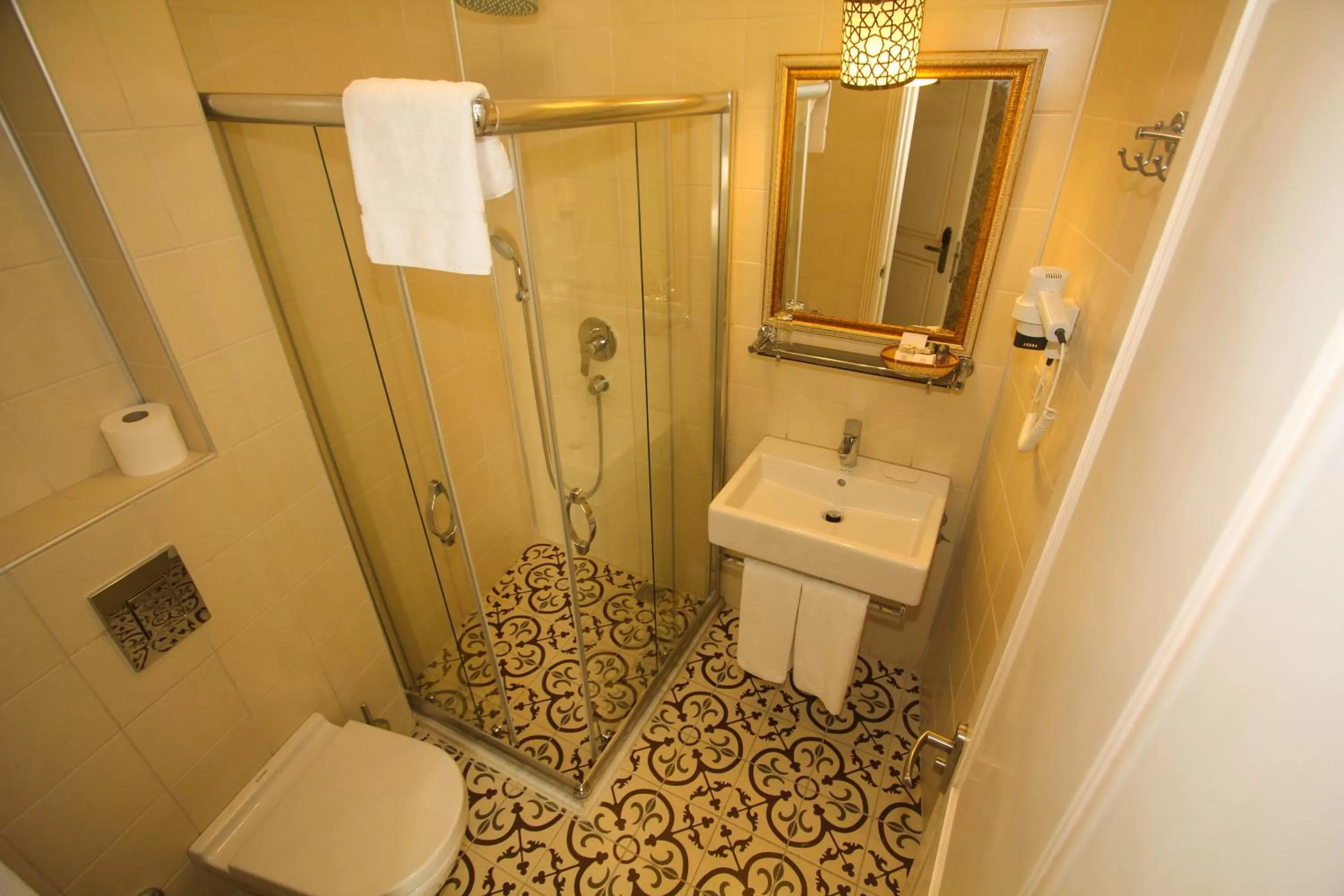 Bathroom in Venue Hotel Istanbul Old City