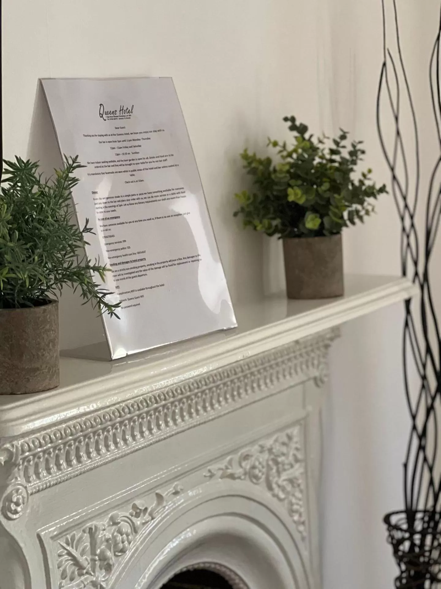 Bedroom in Queens Hotel