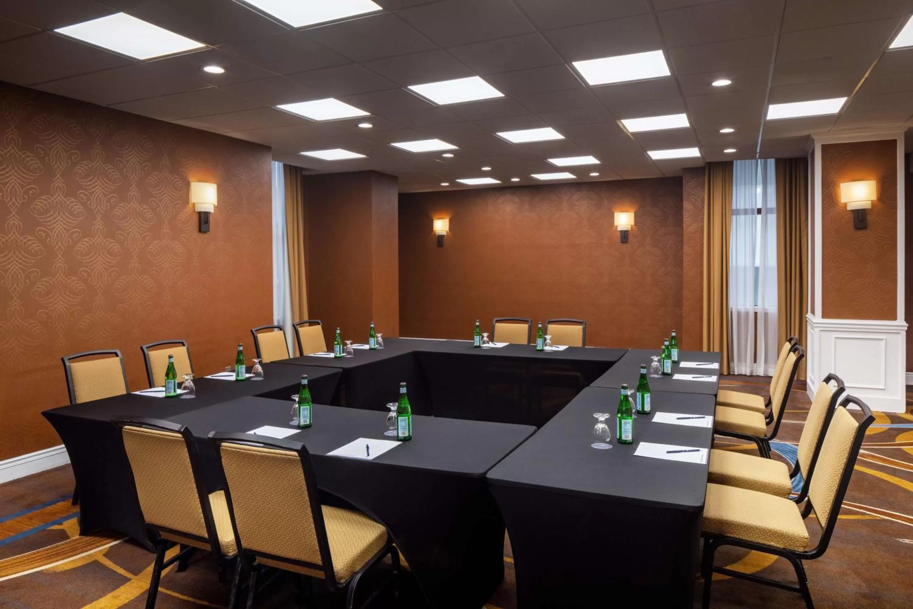 Meeting/conference room in DoubleTree by Hilton Silver Spring Washington DC North
