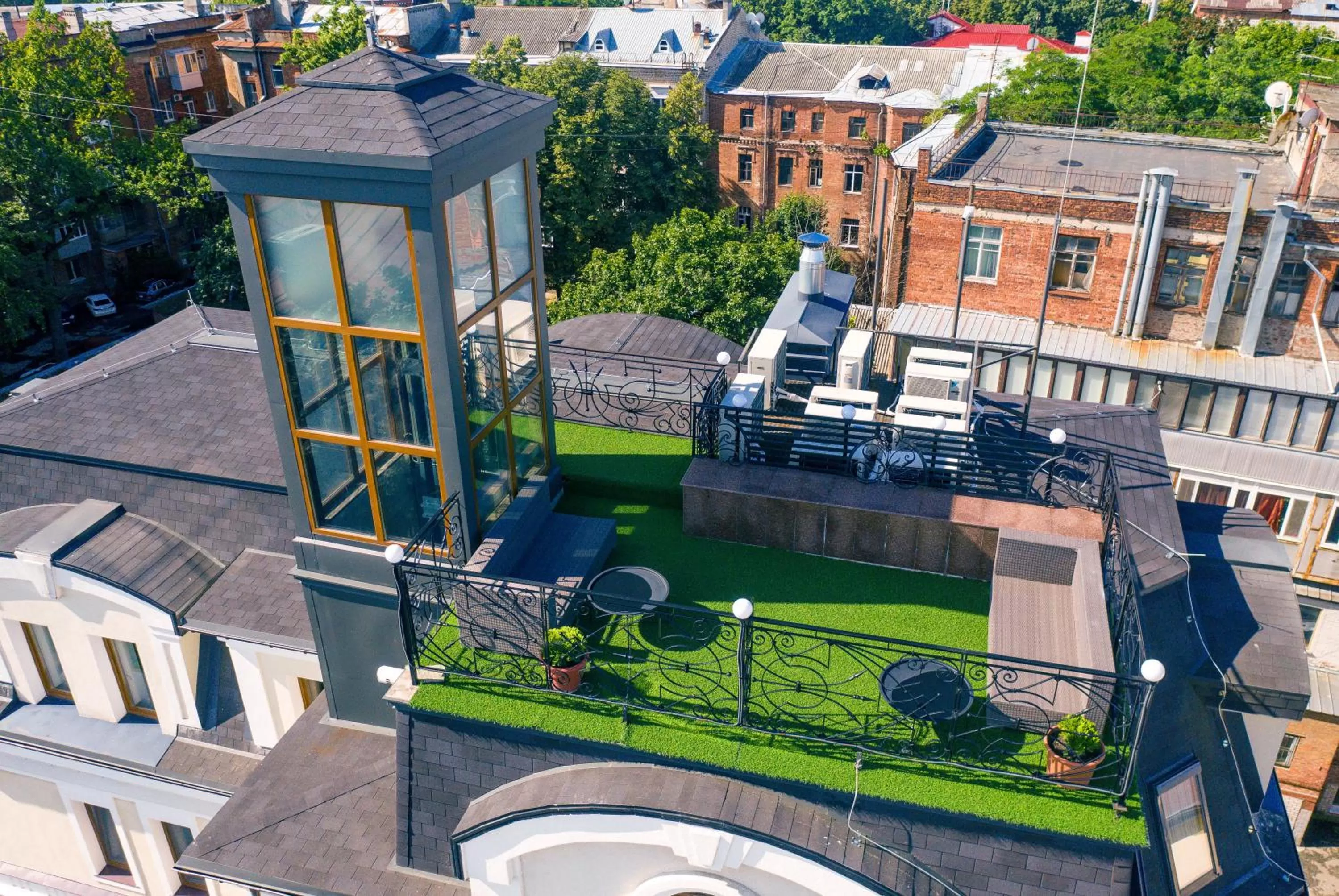 Balcony/Terrace, Bird's-eye View in Hotel "Mandarin Clubhouse"
