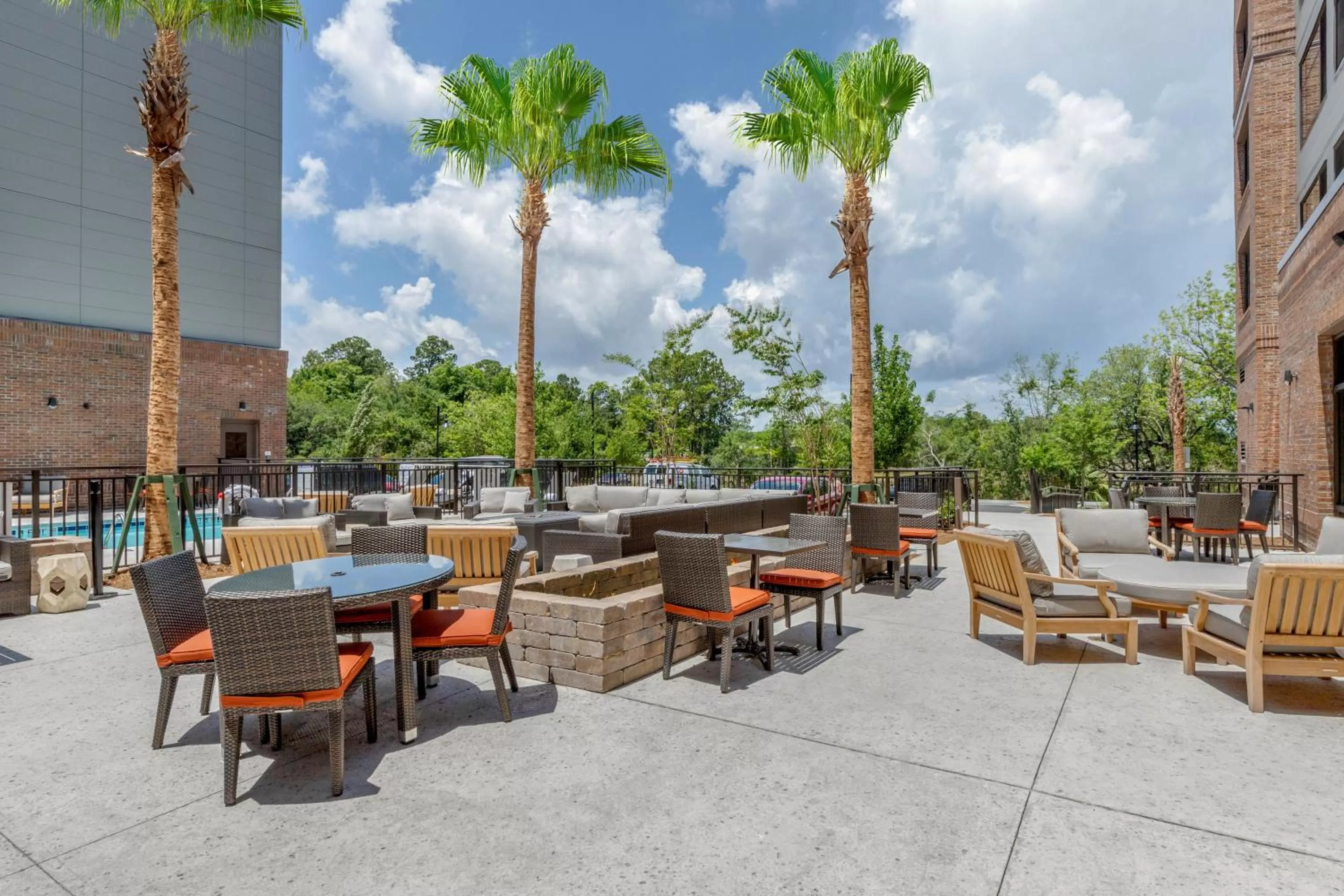 Patio in DoubleTree by Hilton Charleston Riverview