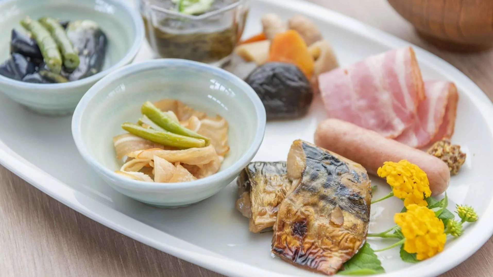 Food and drinks in Tissage Hotel Naha by Nest