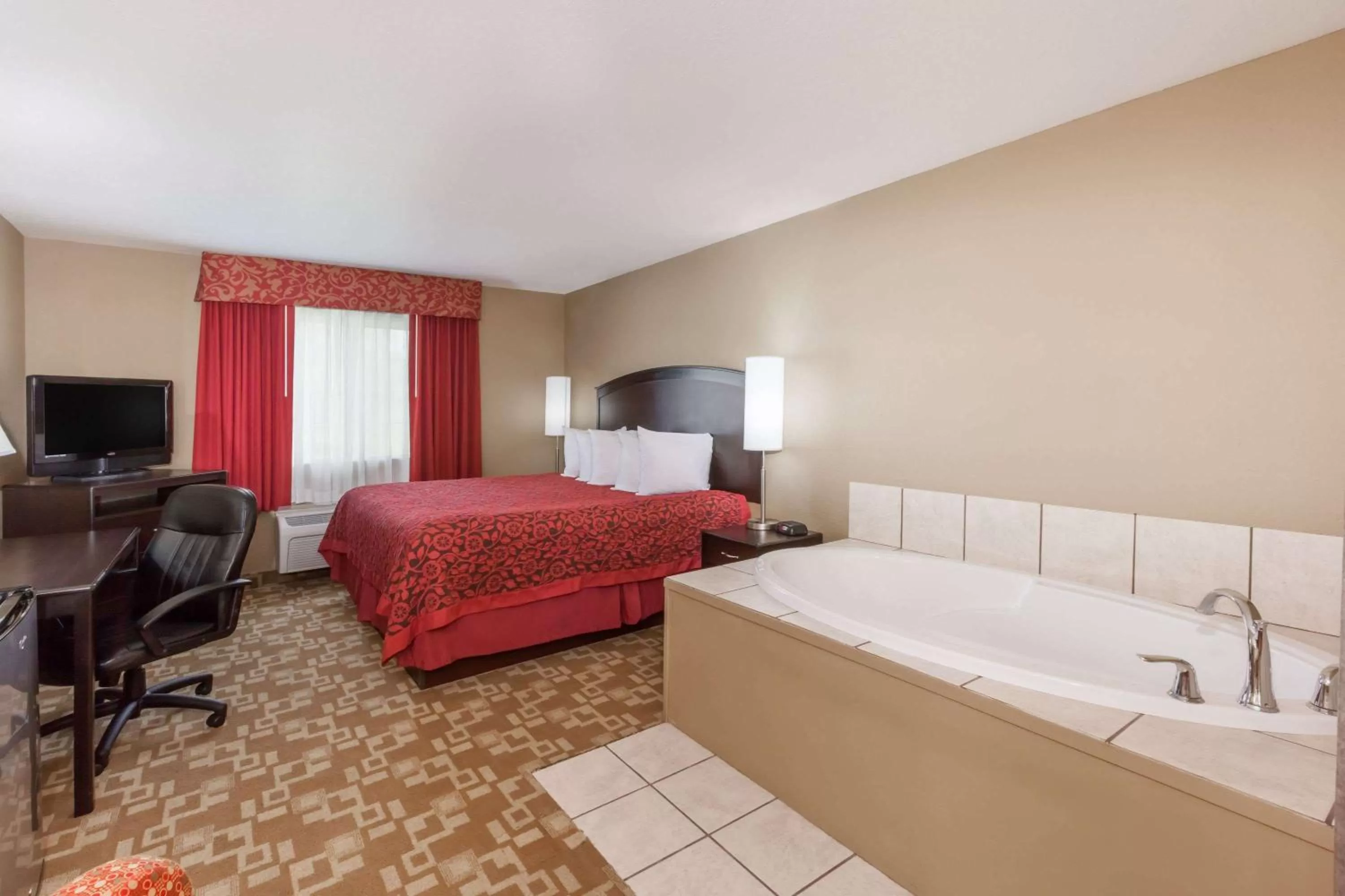Photo of the whole room, Bed in Days Inn by Wyndham Central City