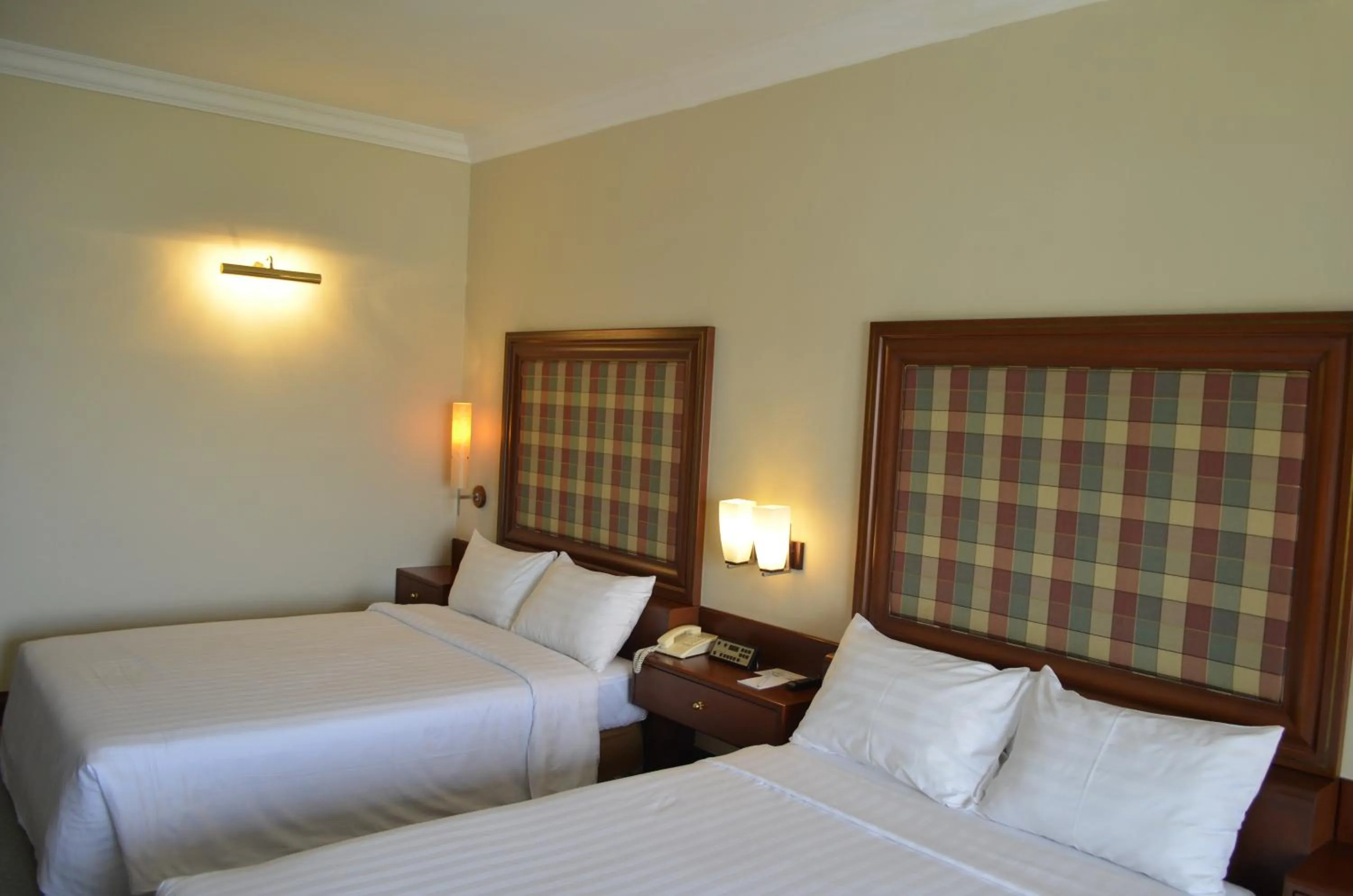 Bedroom, Bed in Hotel Cambodiana