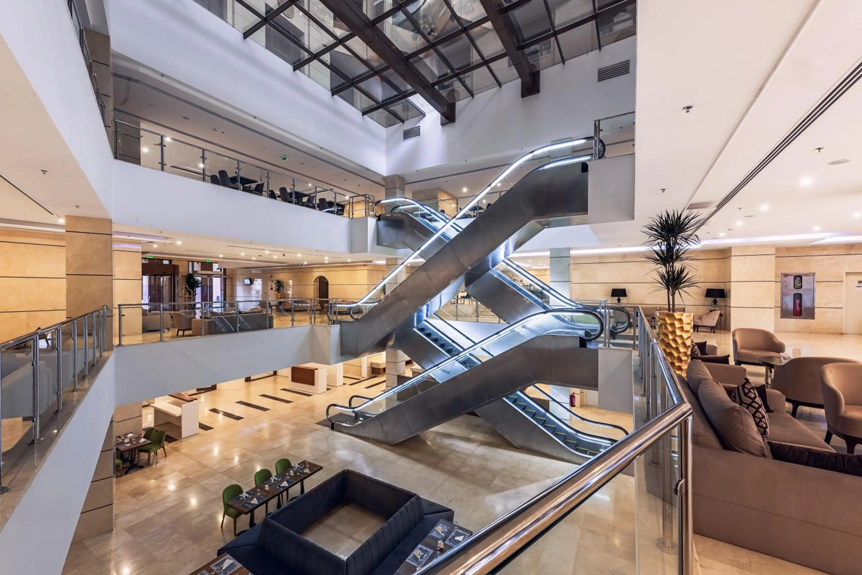 Property building, Fitness Center/Facilities in Rua Al Hijrah Hotel