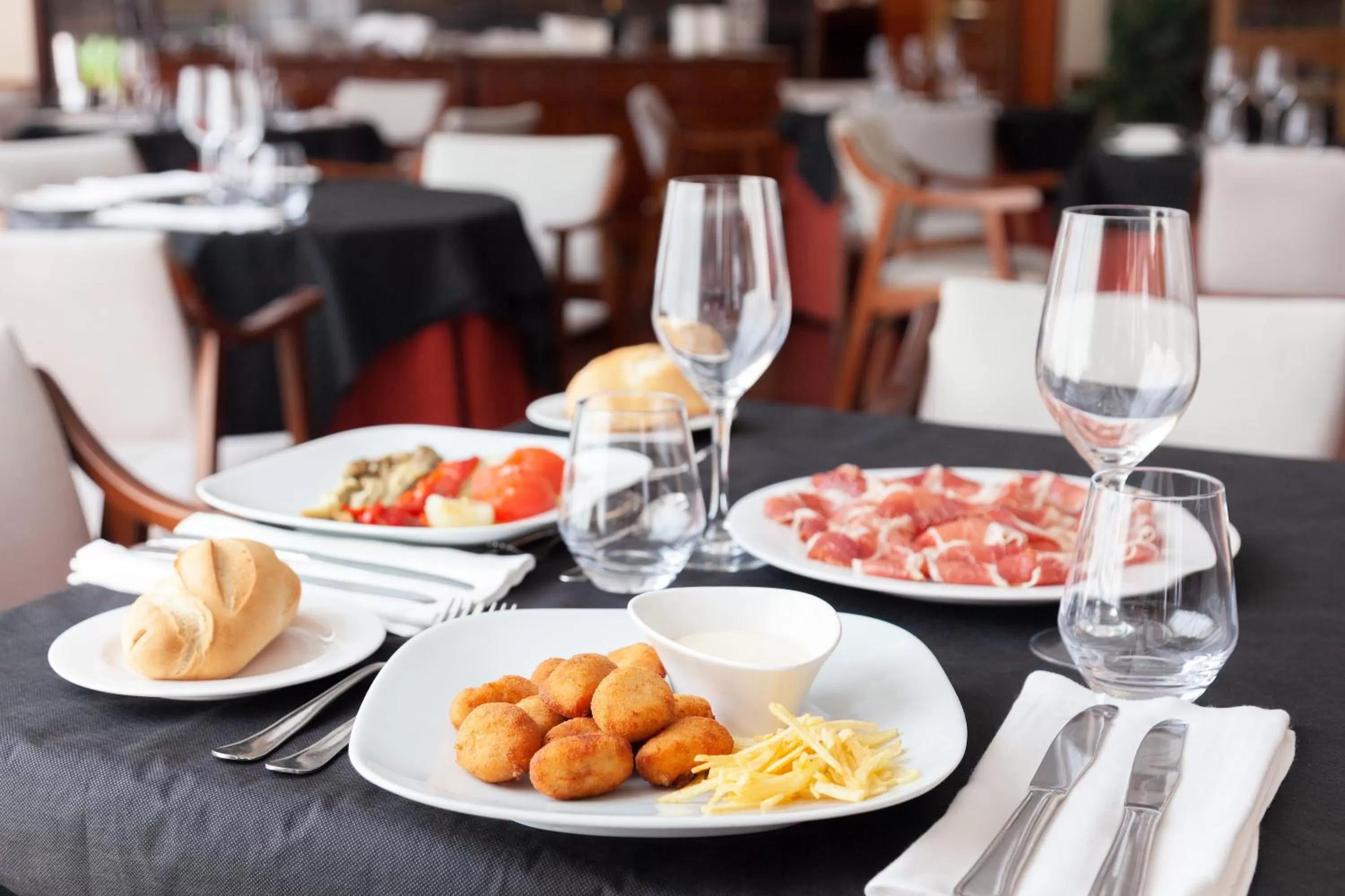 Restaurant/places to eat in Hotel Hoyuela