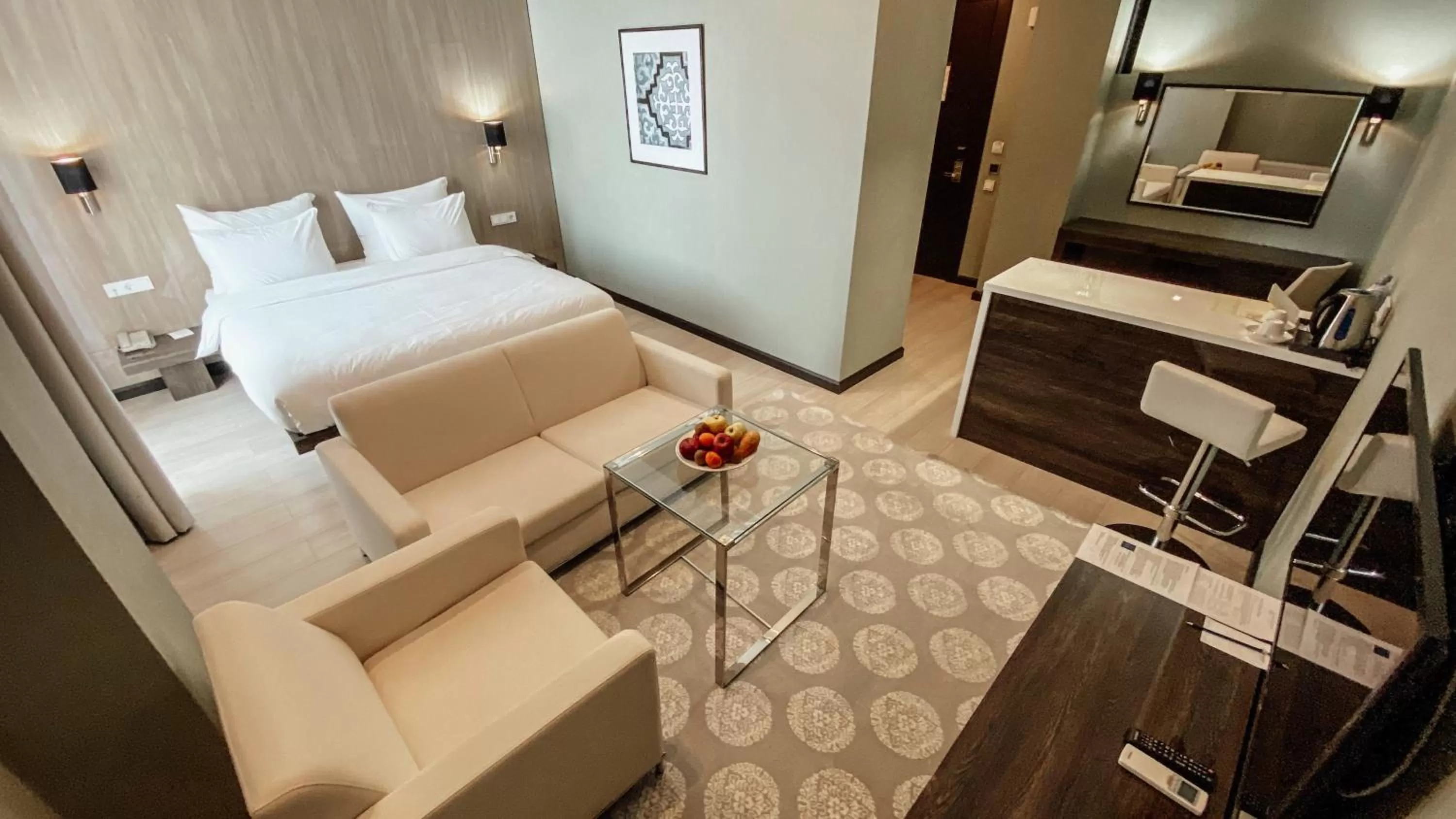 Photo of the whole room, Bed in Resident City Hotel