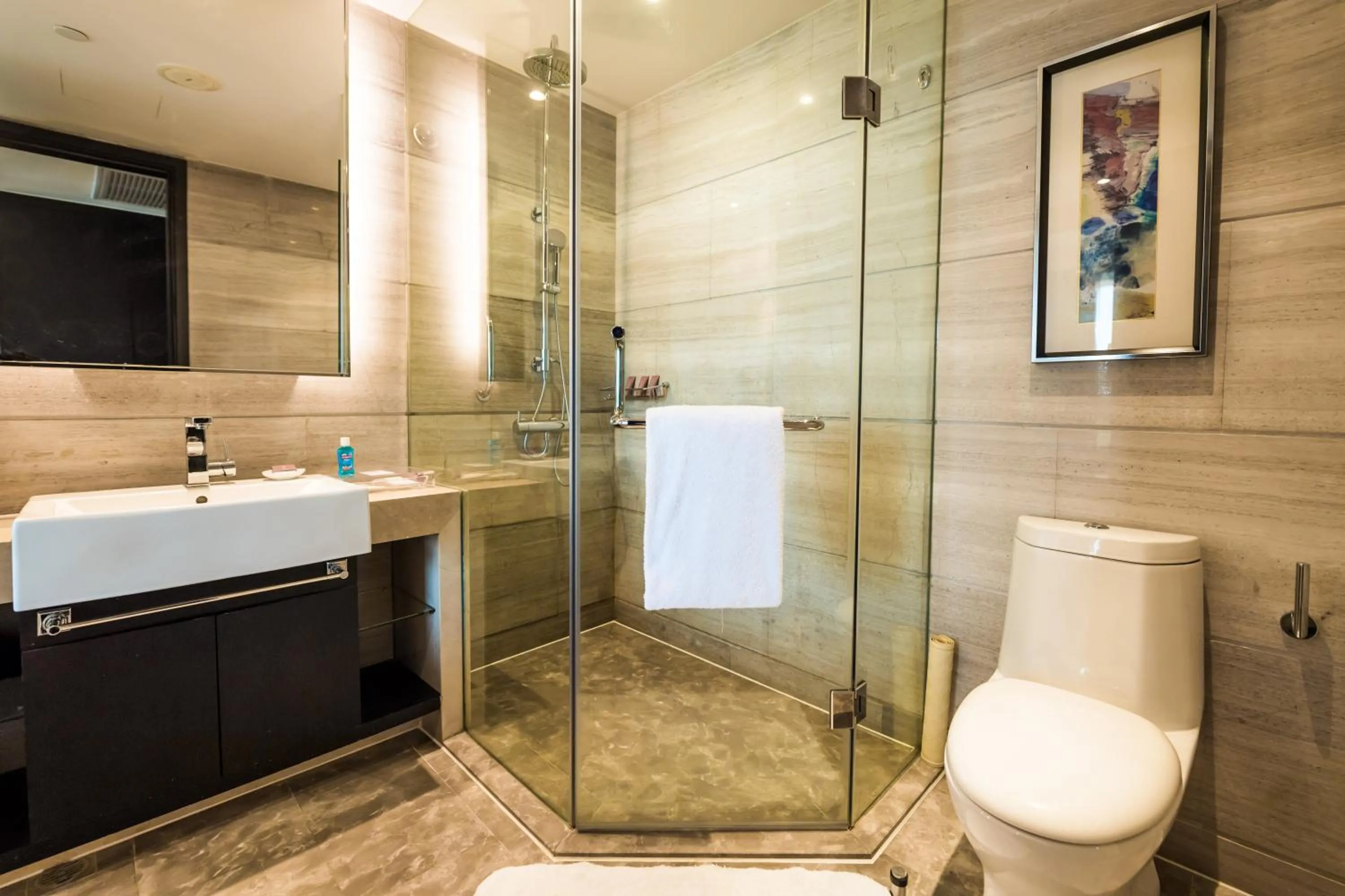 Shower in Crowne Plaza Shanghai Xiayang Lake by IHG