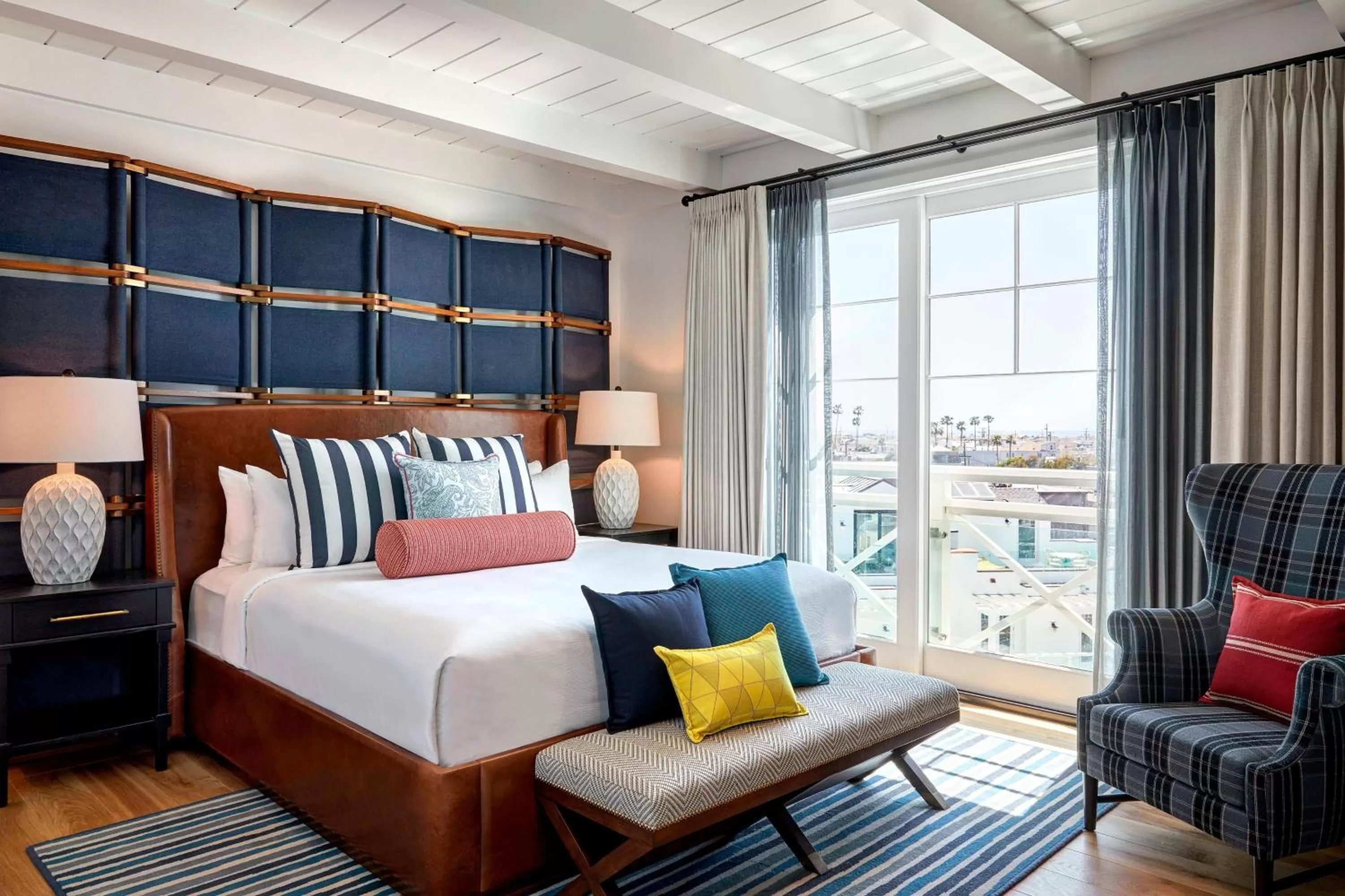 Photo of the whole room, Bed in Lido House, Autograph Collection