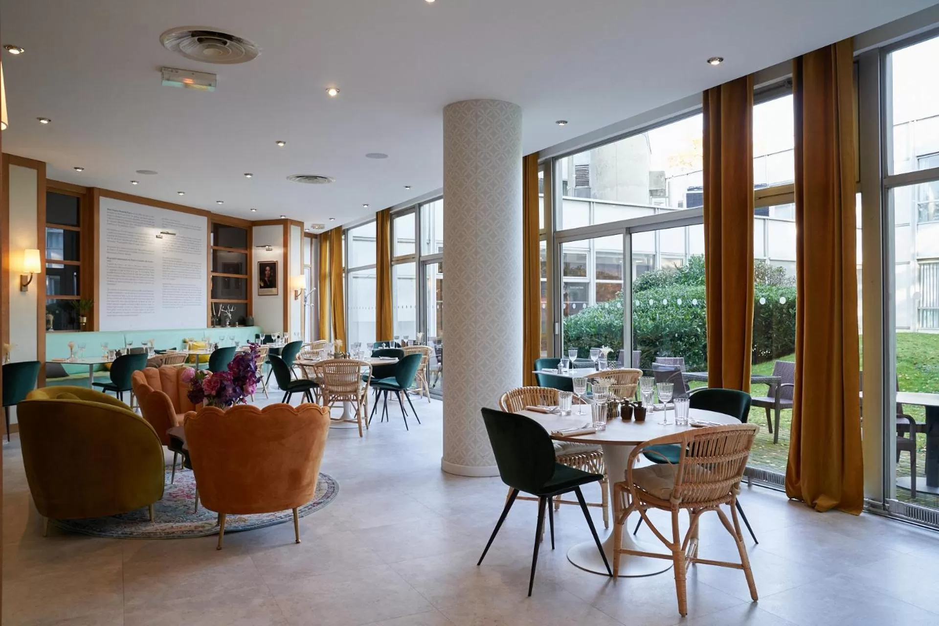 Restaurant/places to eat in Best Western Plus Paris Saclay