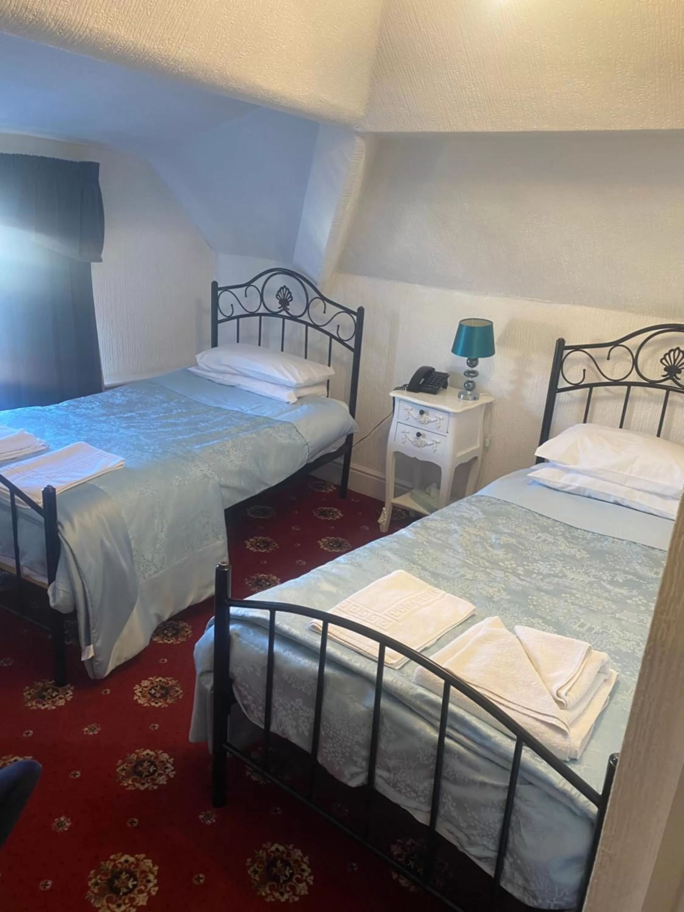 Bedroom, Bed in Parlors Hall Hotel