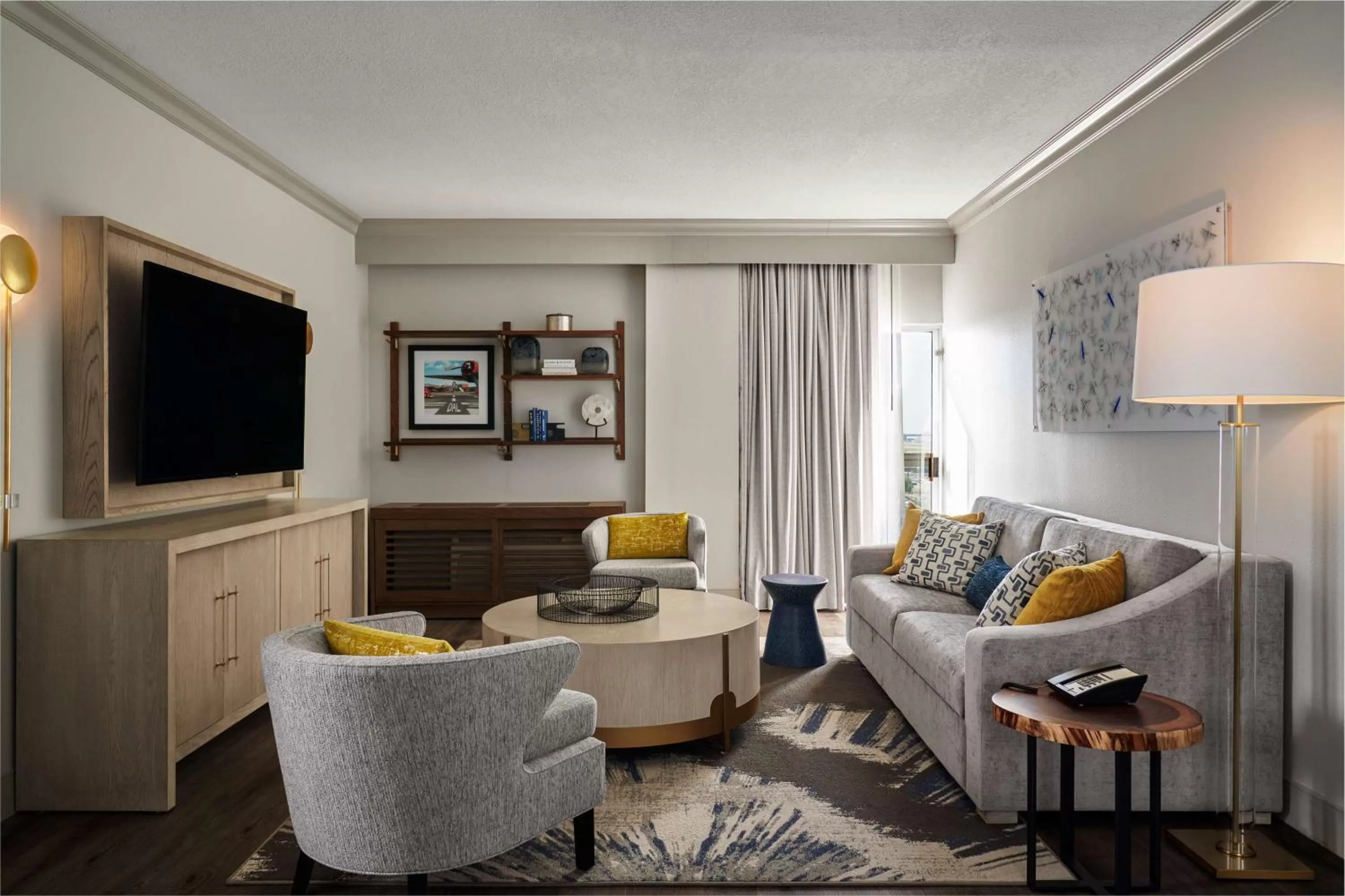 Living room in DoubleTree by Hilton Hotel Dallas - Love Field