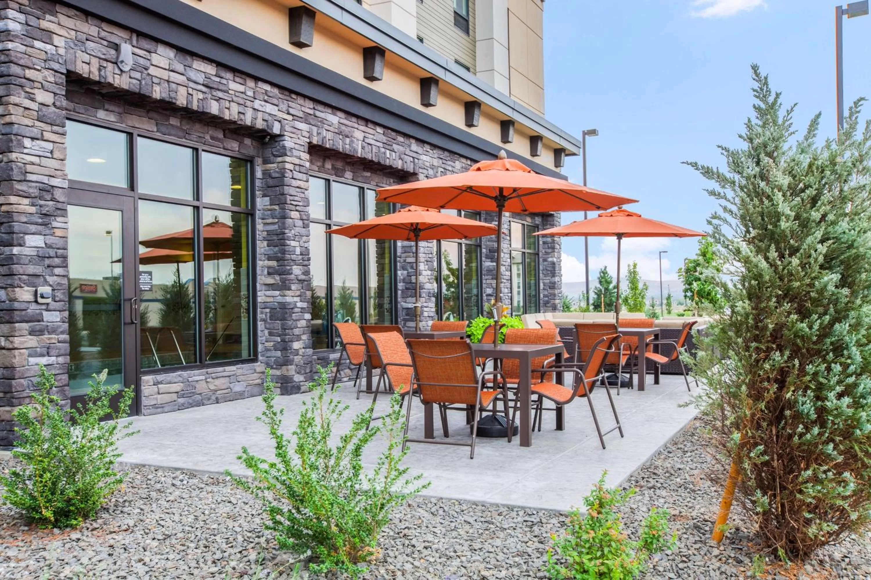 Property building in Hampton Inn & Suites Pasco/Tri-Cities, WA