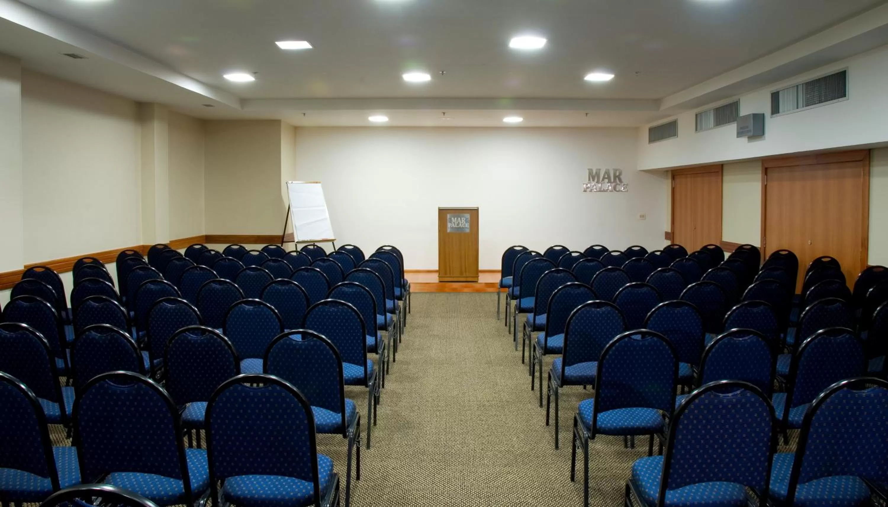 Business facilities in Mar Palace Copacabana Hotel