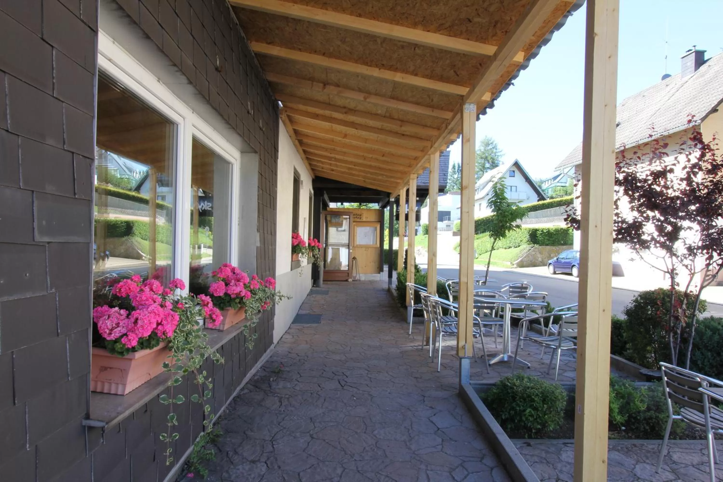 Patio in Hotel Lowen by Mastiff