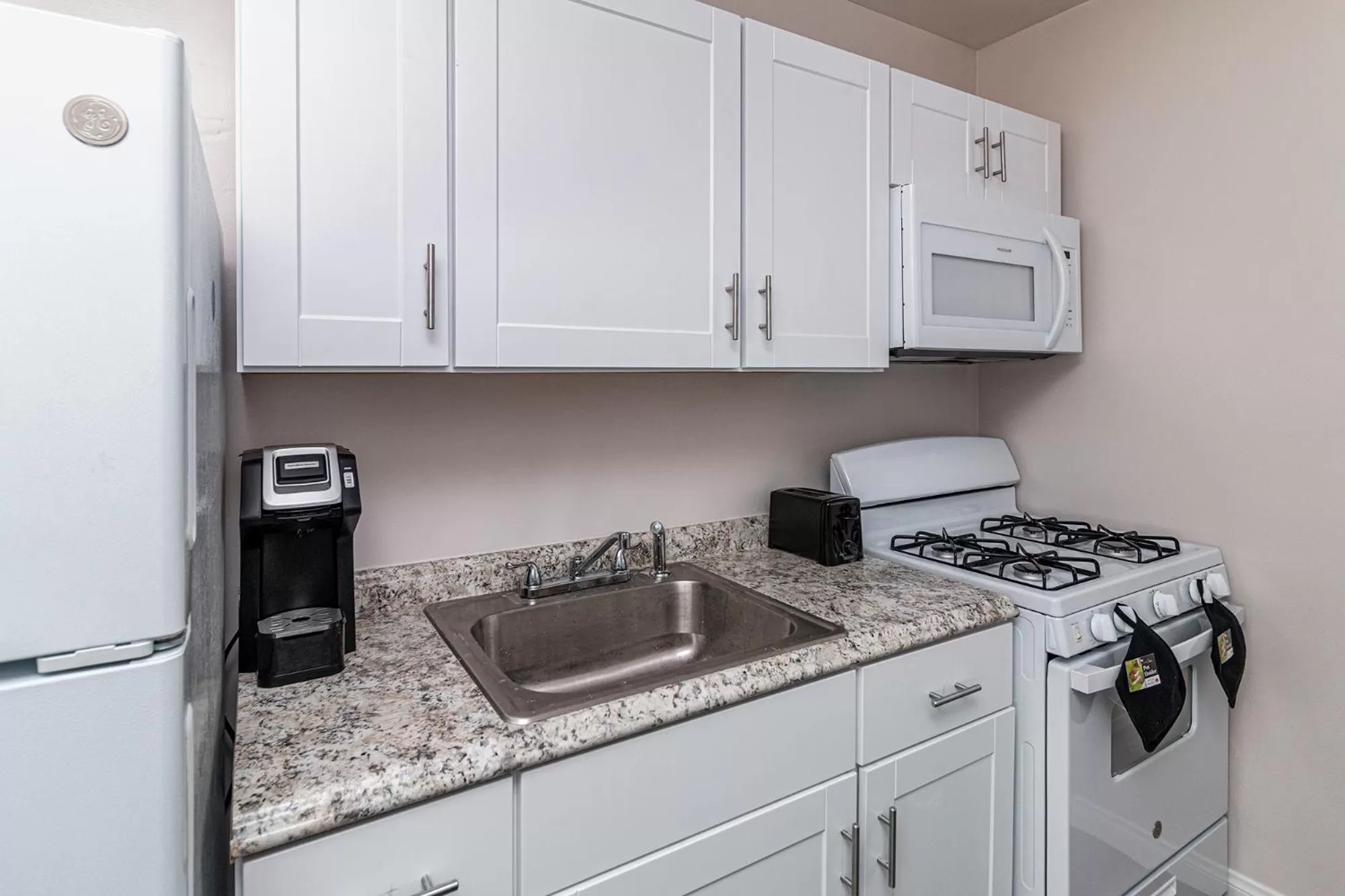 Coffee/tea facilities, Kitchen/Kitchenette in 2021 Olive