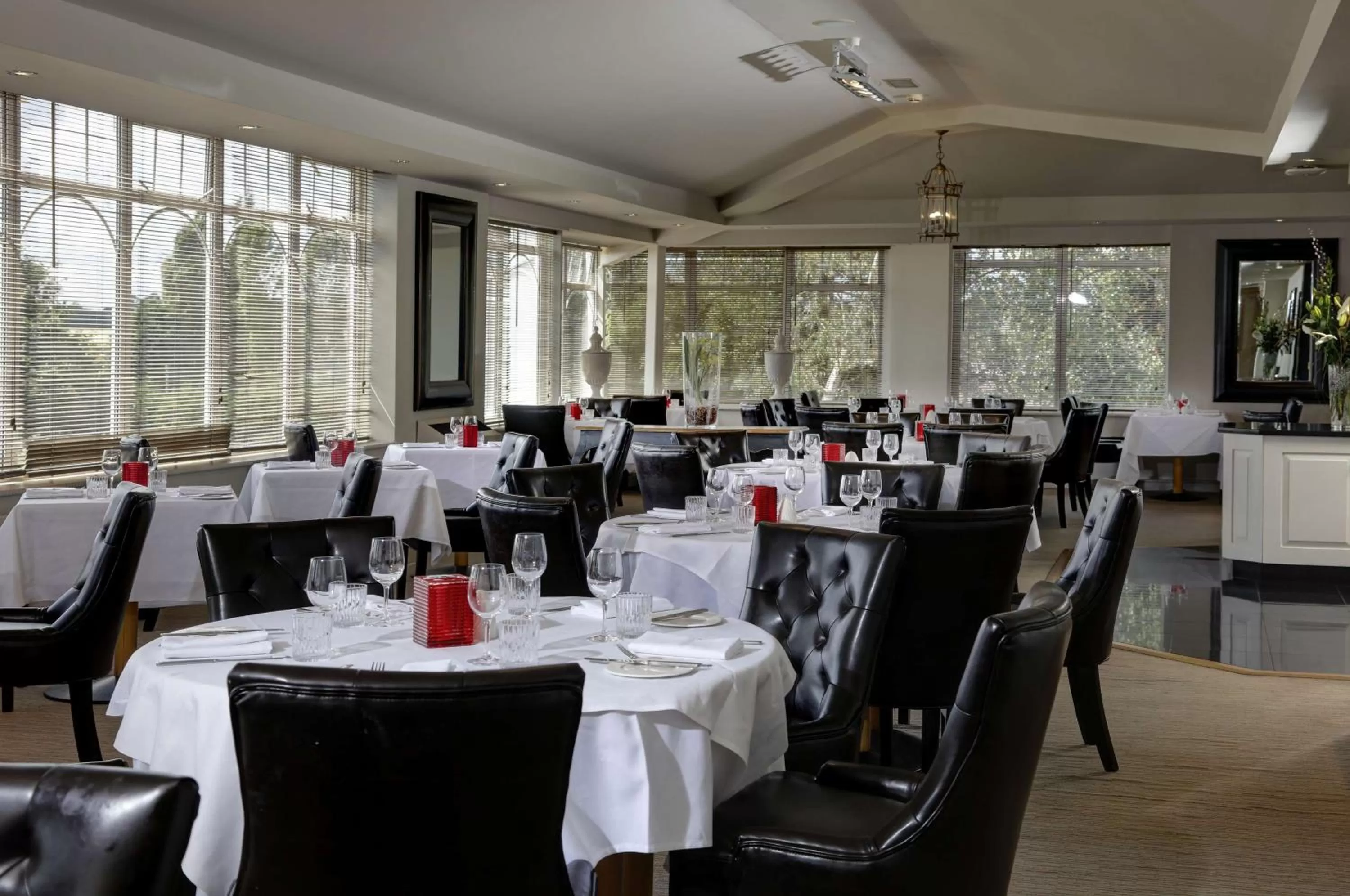Restaurant/places to eat in Windmill Village Hotel, Golf Club & Spa, BW Signature Collection