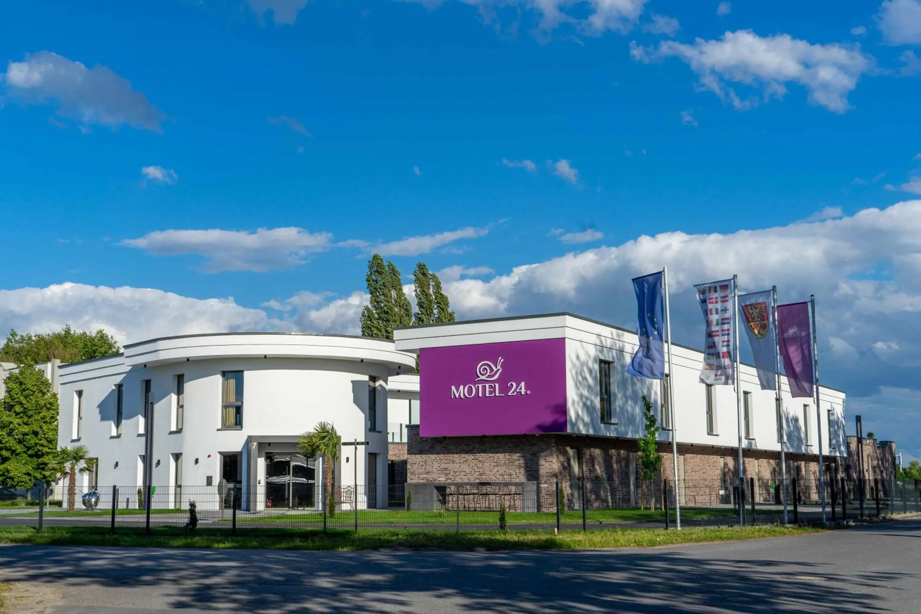 Property Building in Motel24