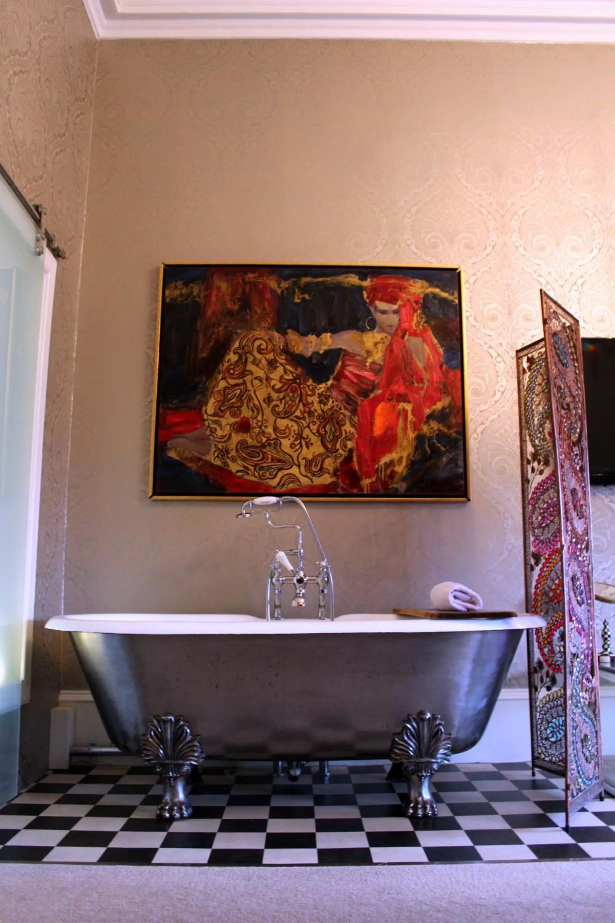 Bath in 24 Royal Terrace